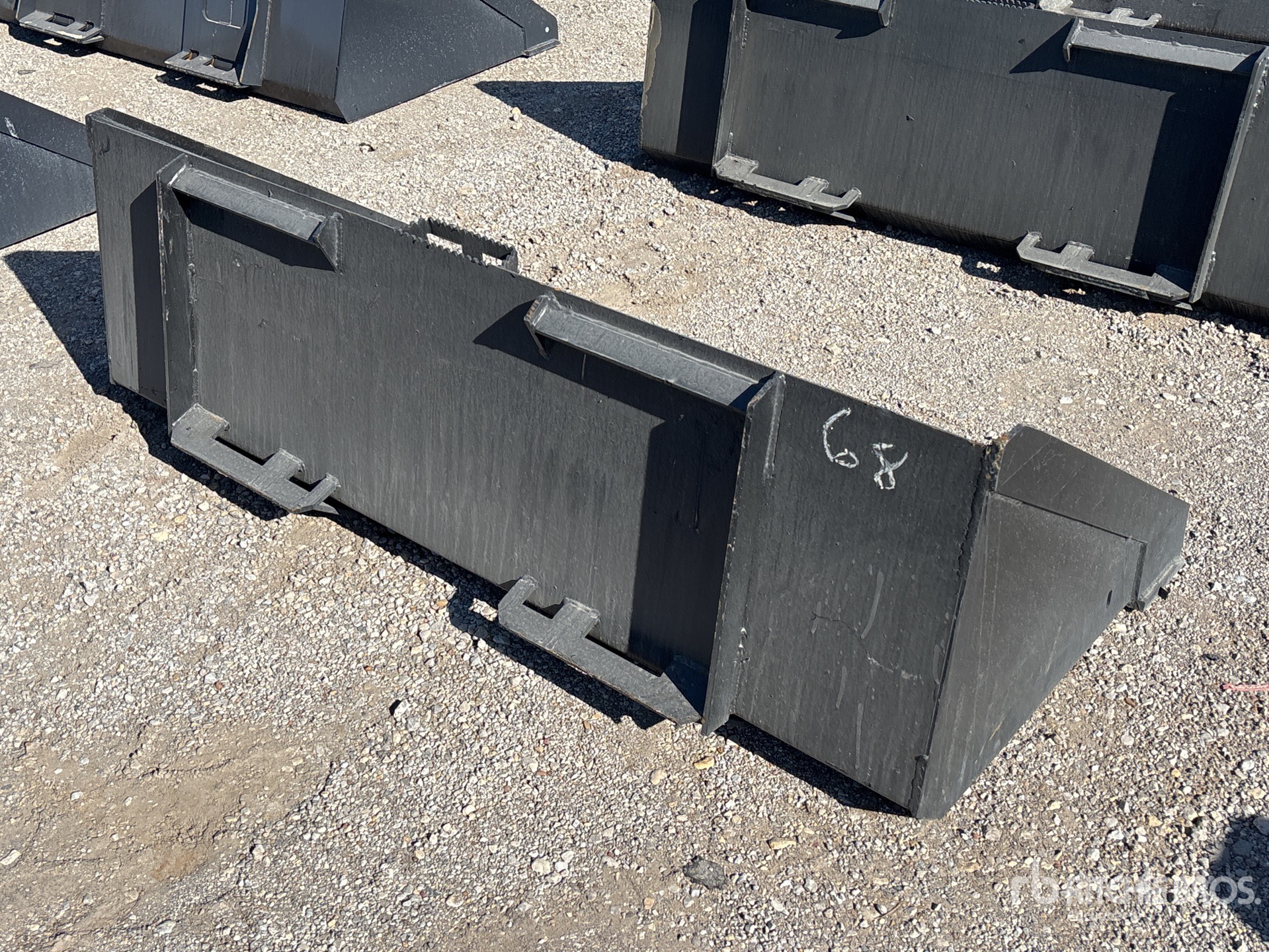 General Appearance with Bild, Ecke hinten rechts