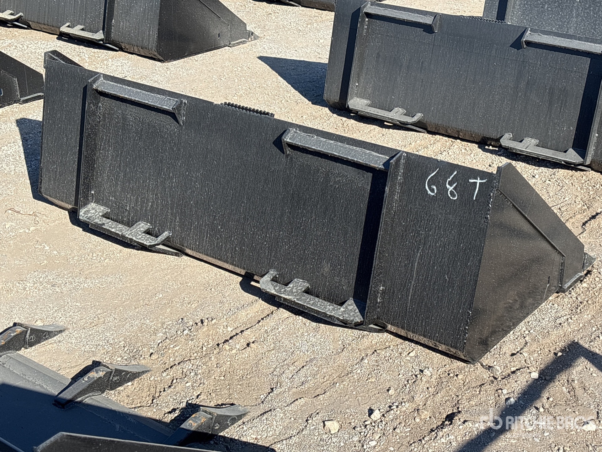 General Appearance with Bild, Ecke hinten rechts