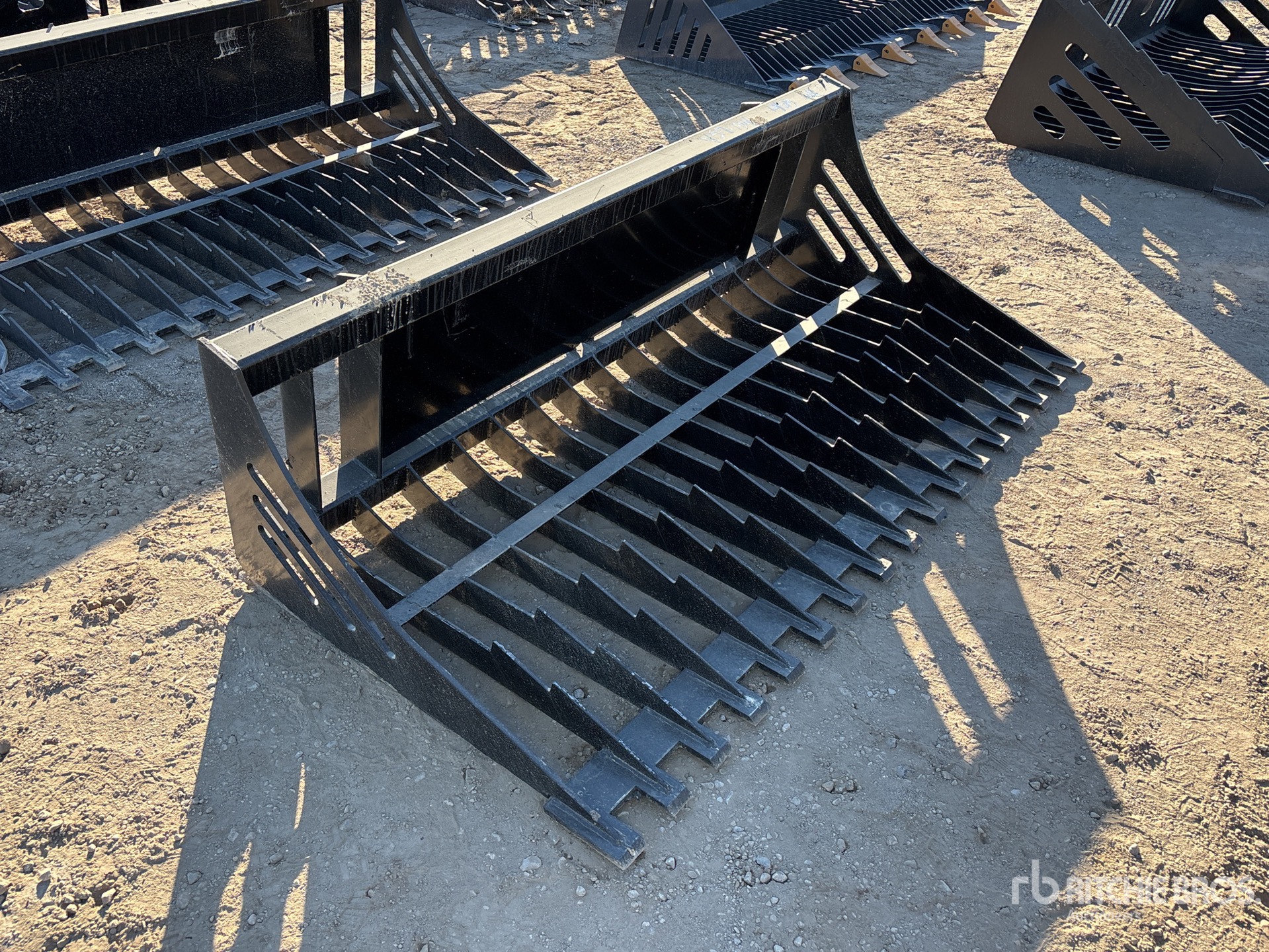 General Appearance with Bild, Ecke vorne rechts