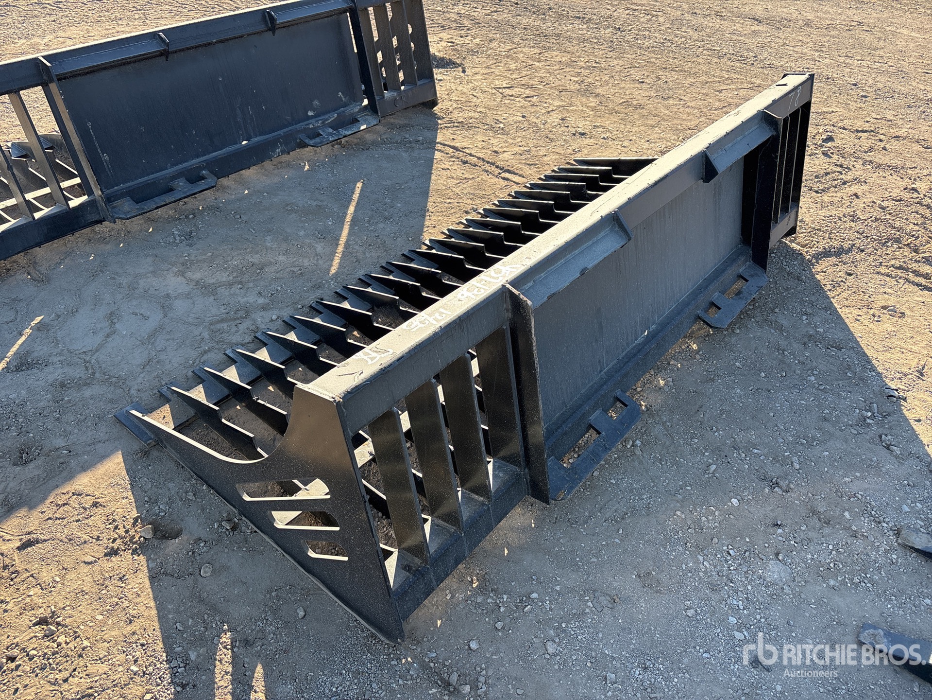 General Appearance with Bild, Ecke hinten links