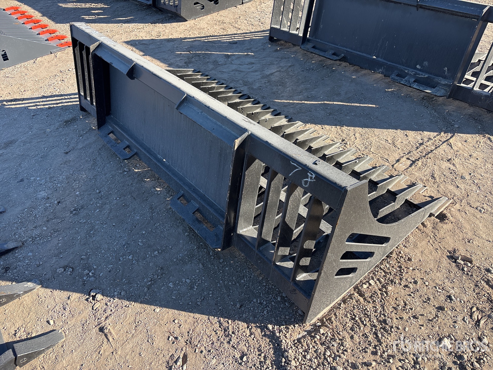 General Appearance with Bild, Ecke hinten rechts