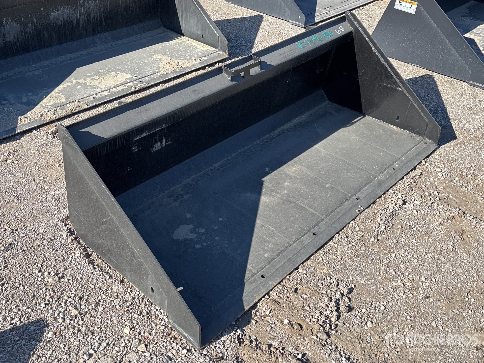 General Appearance with Bild, Ecke vorne rechts