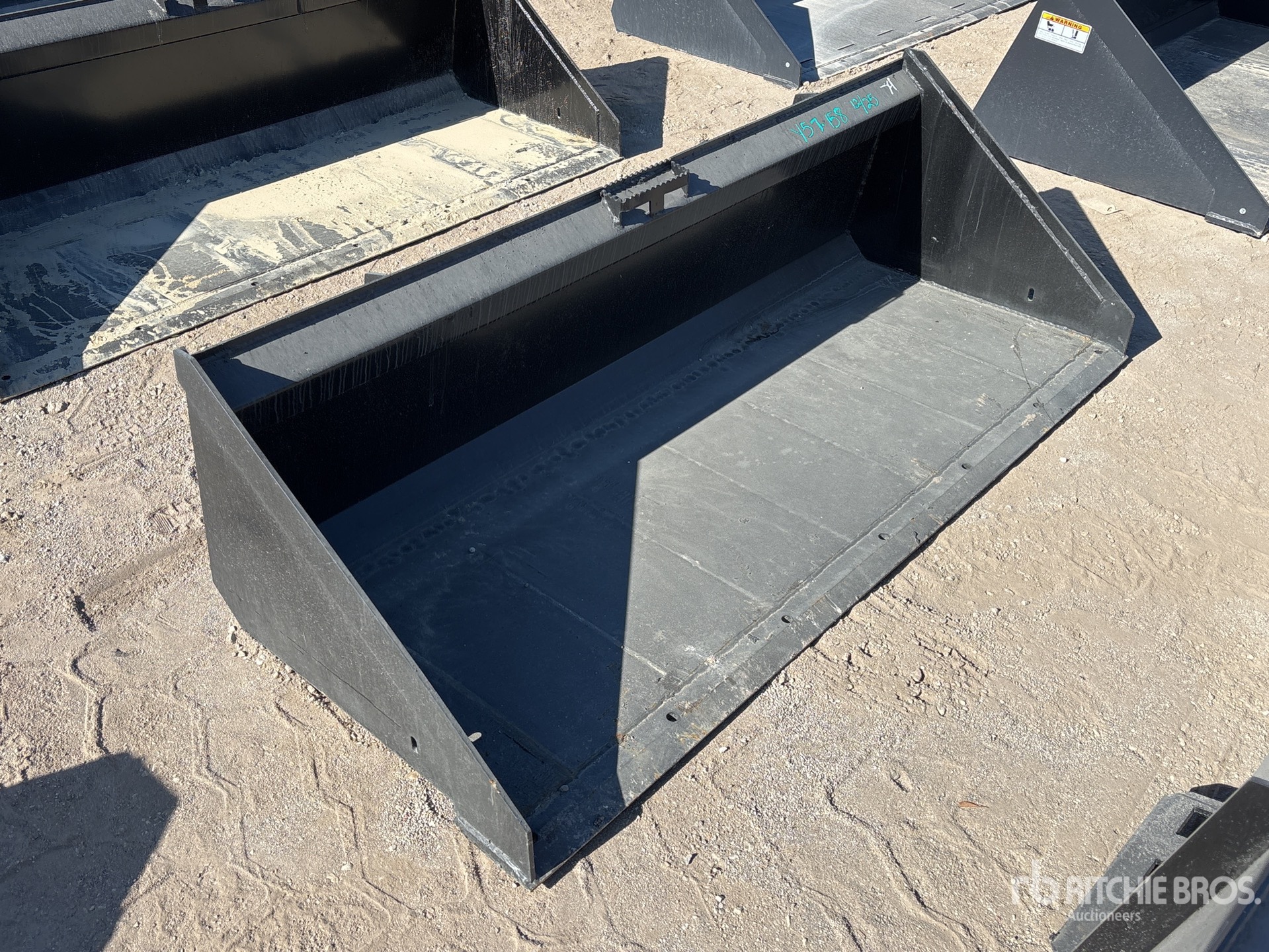 General Appearance with Bild, Ecke vorne rechts