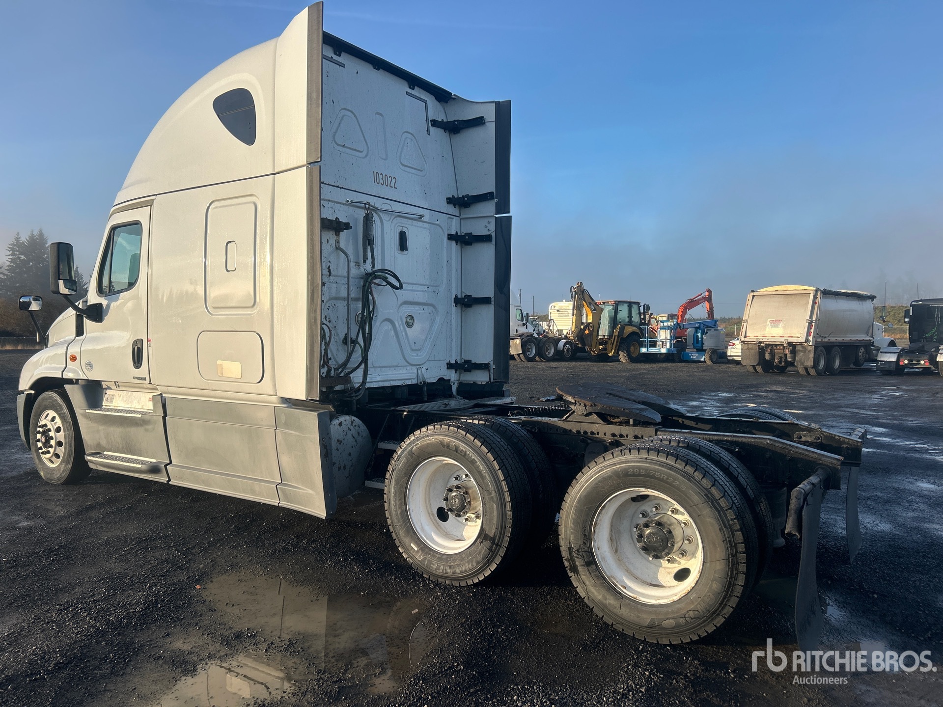 General Appearance with Picture, Left Rear Corner