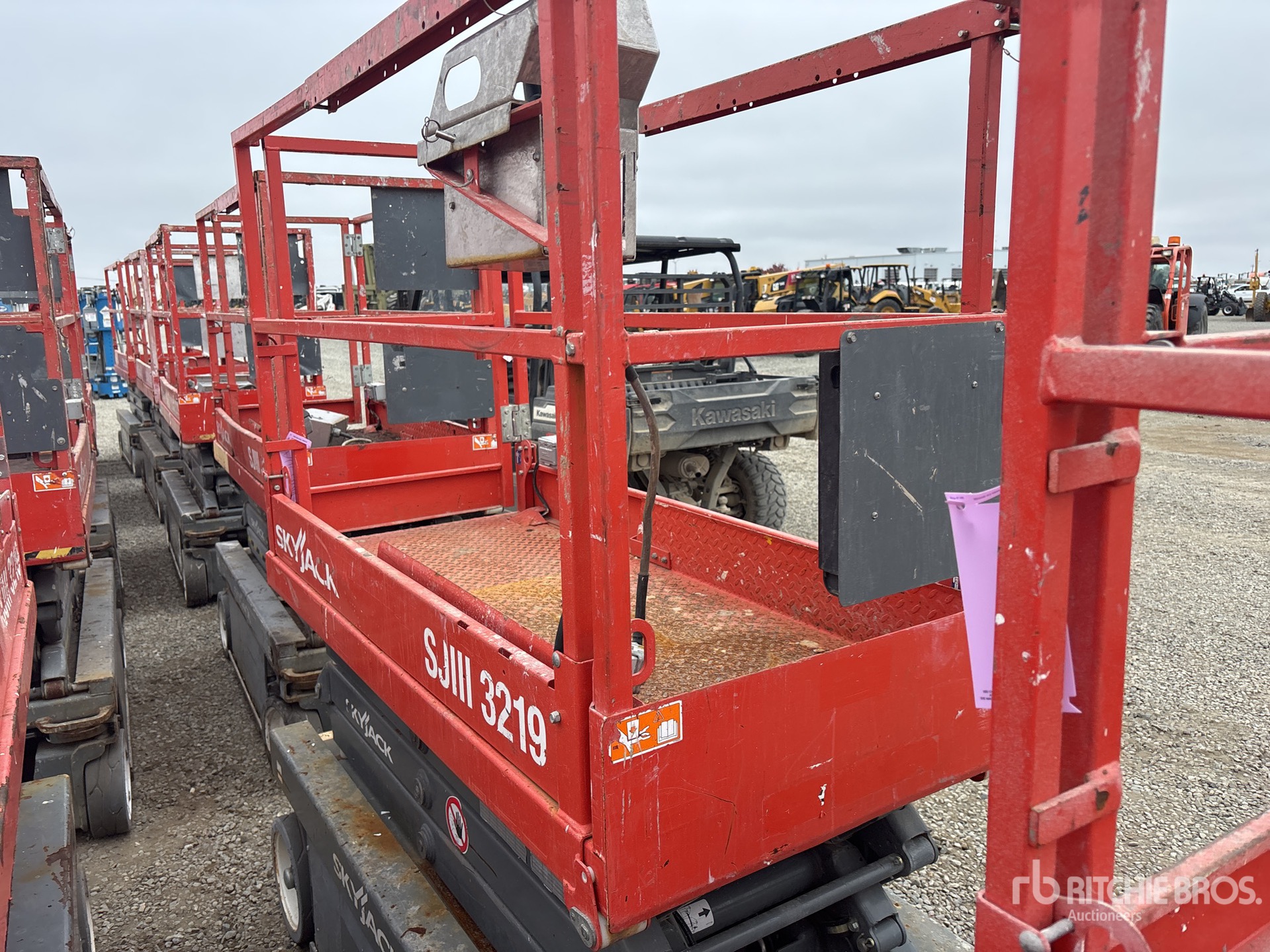 Aspect général with Image, coin avant droit