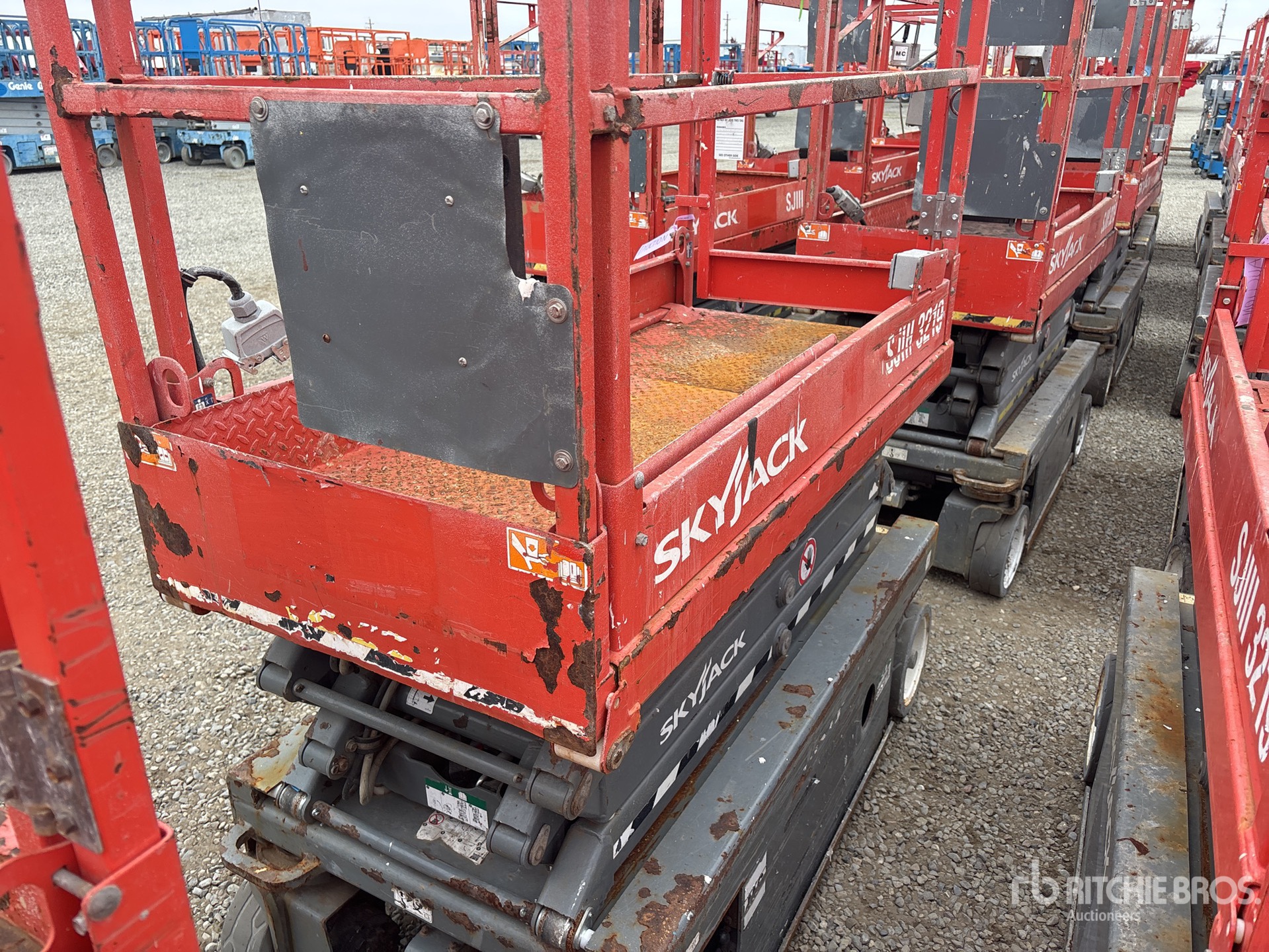 Aspect général with Image, coin arrière droit