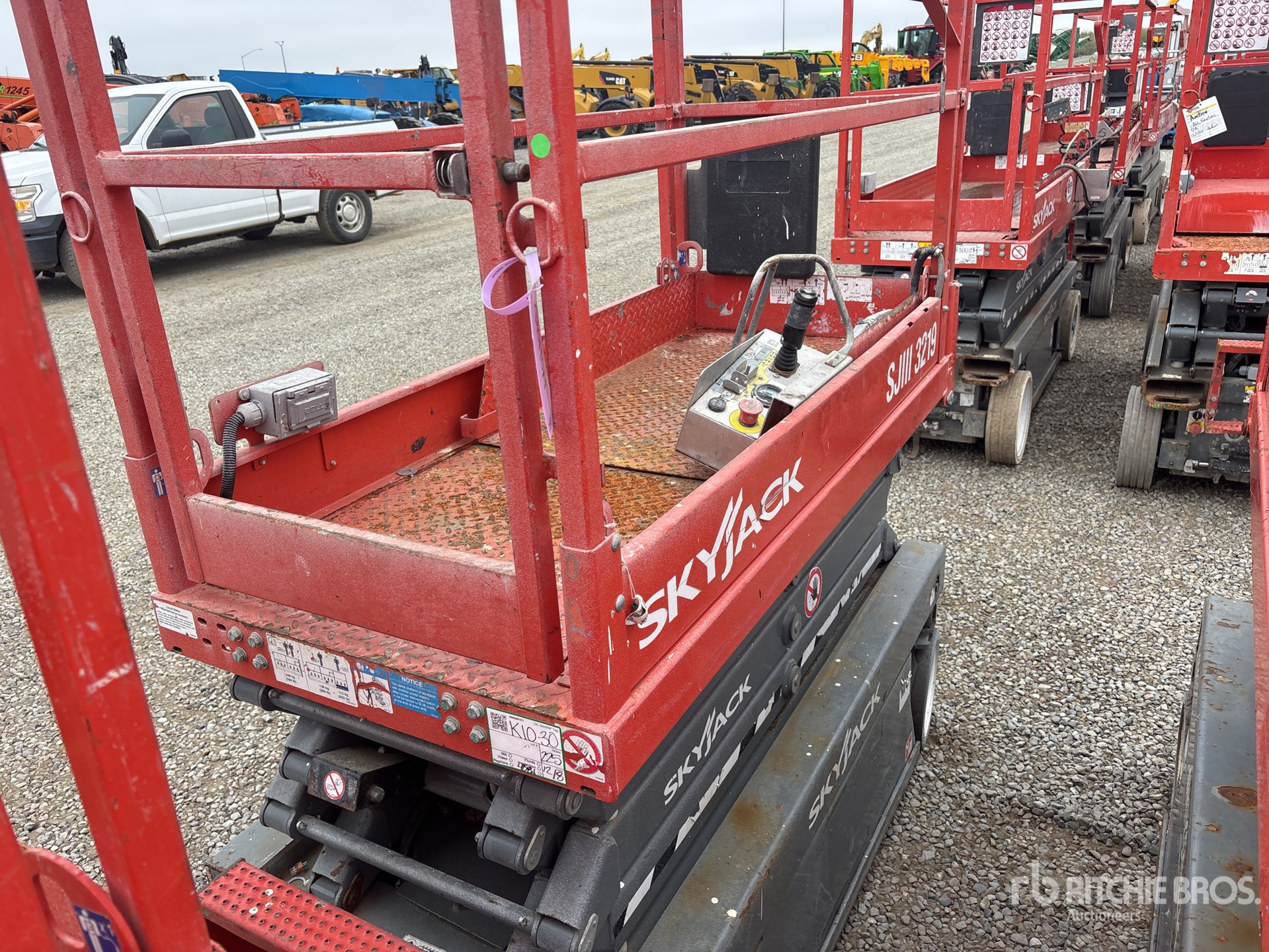 Aspect général with Image, coin arrière droit