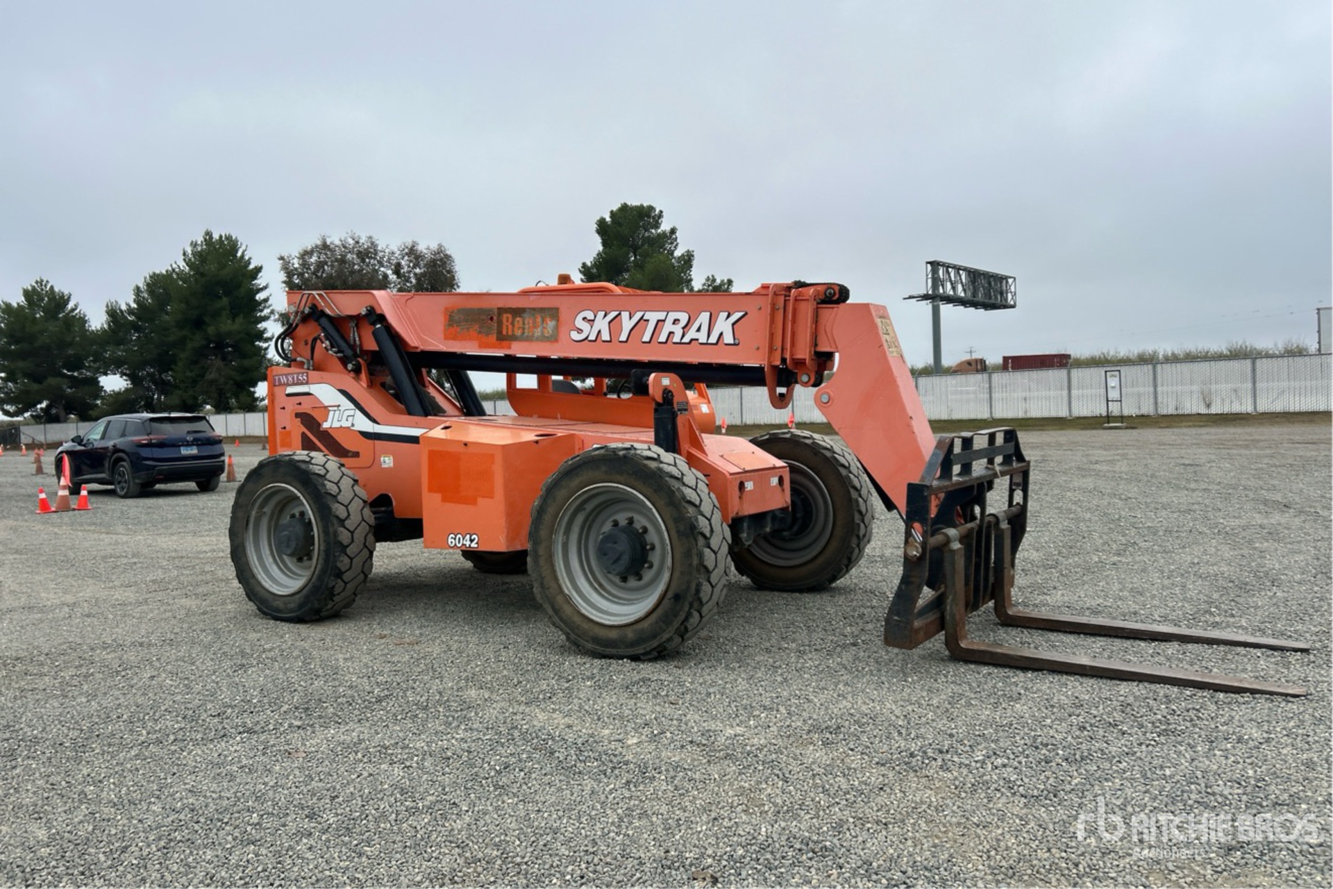 General Appearance with Picture, Right Front Corner