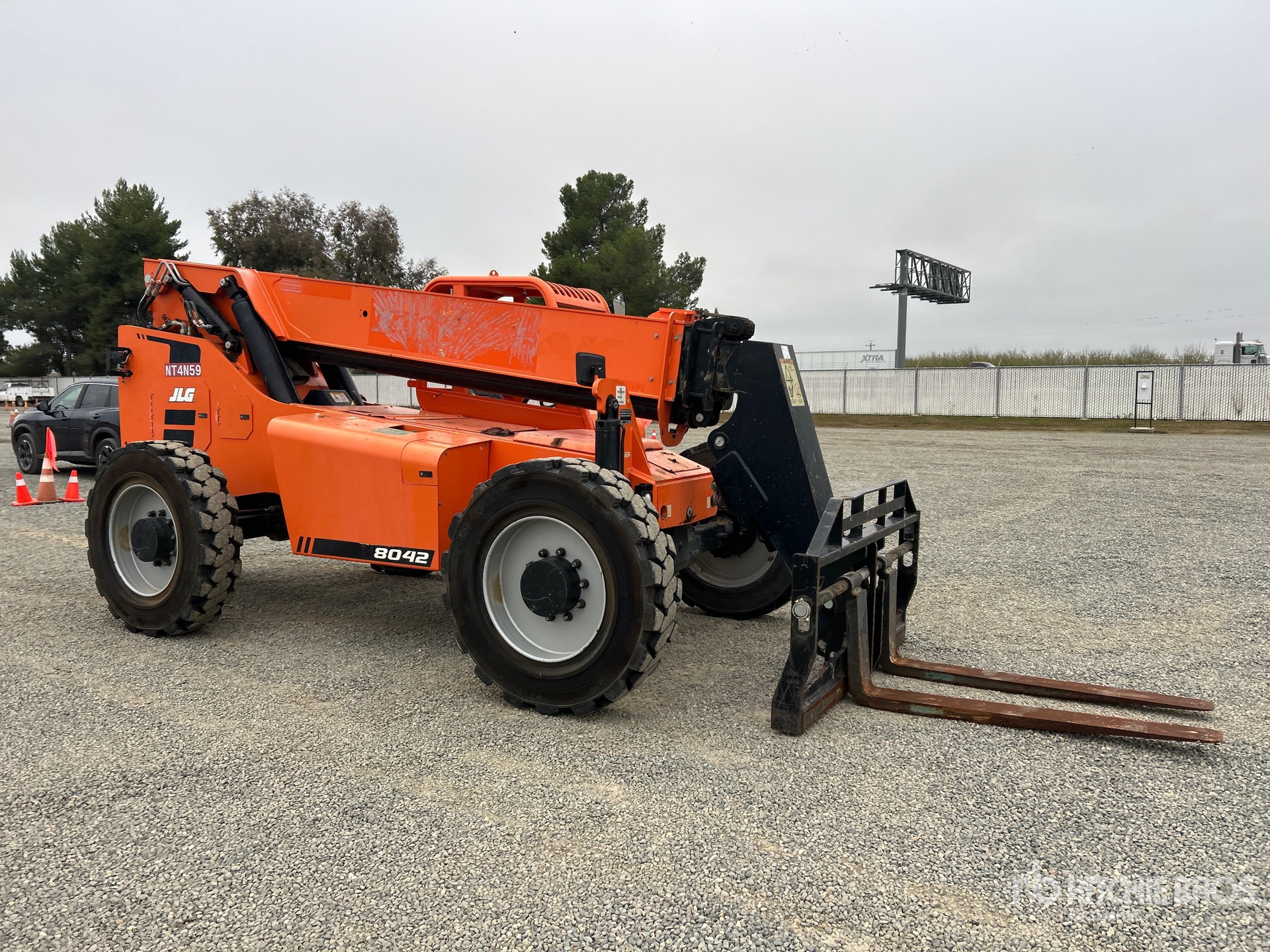 General Appearance with Picture, Right Front Corner