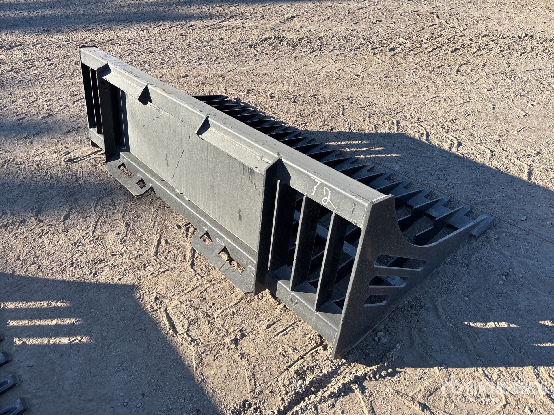 General Appearance with Bild, Ecke hinten rechts