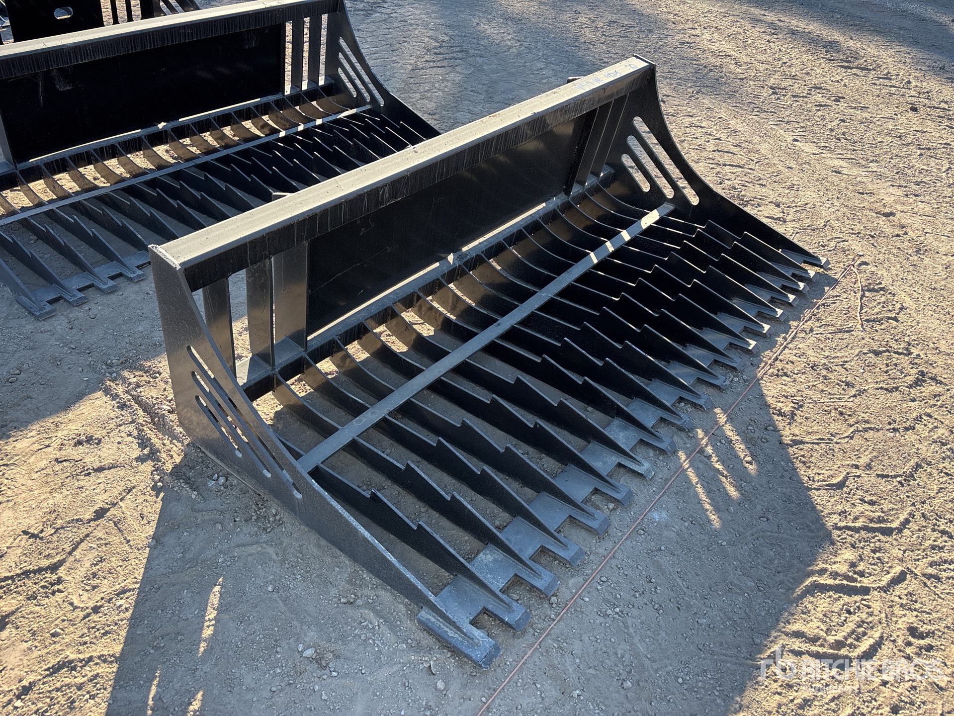 General Appearance with Bild, Ecke vorne rechts