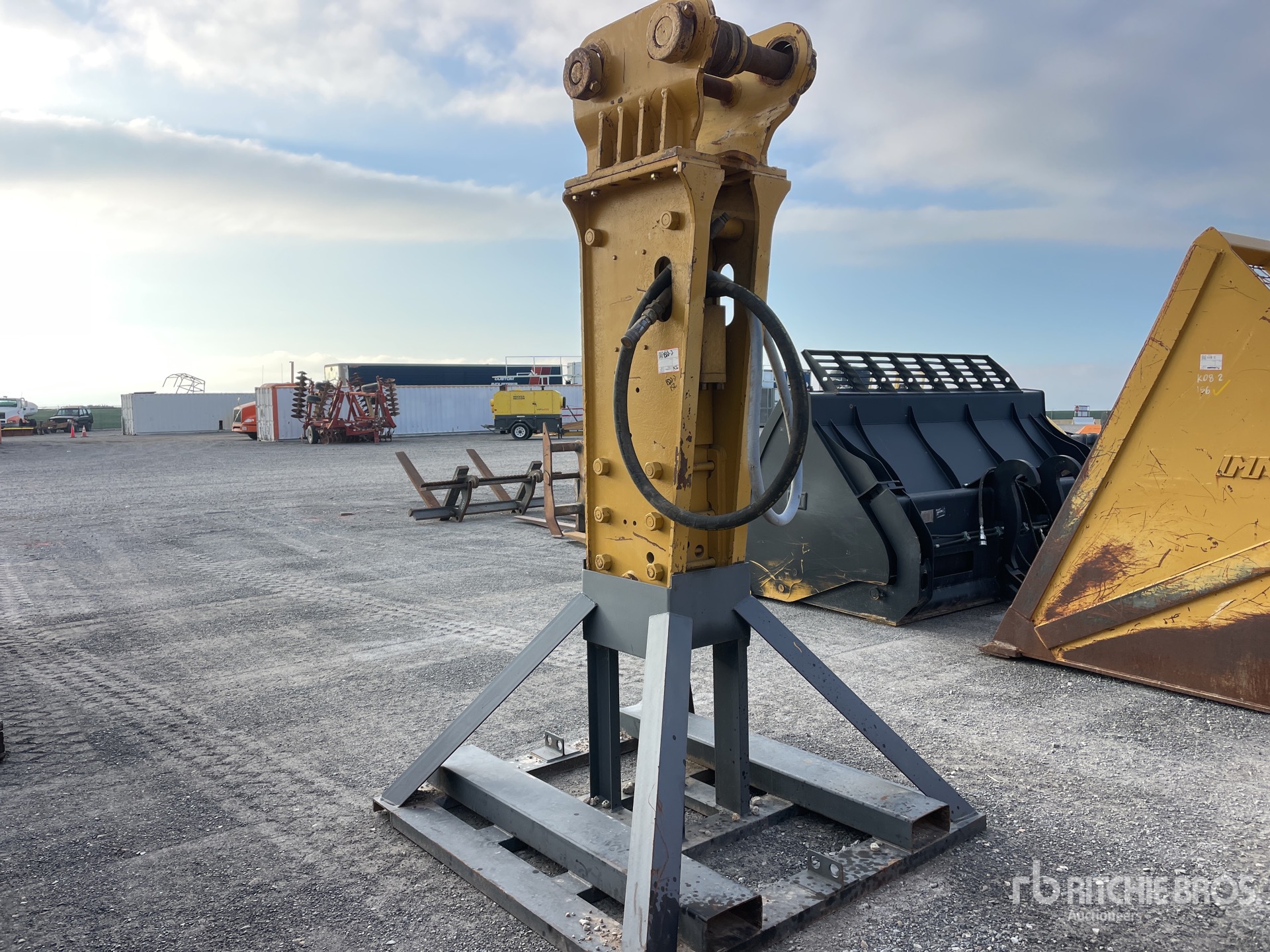 General Appearance with Picture, Left Rear Corner