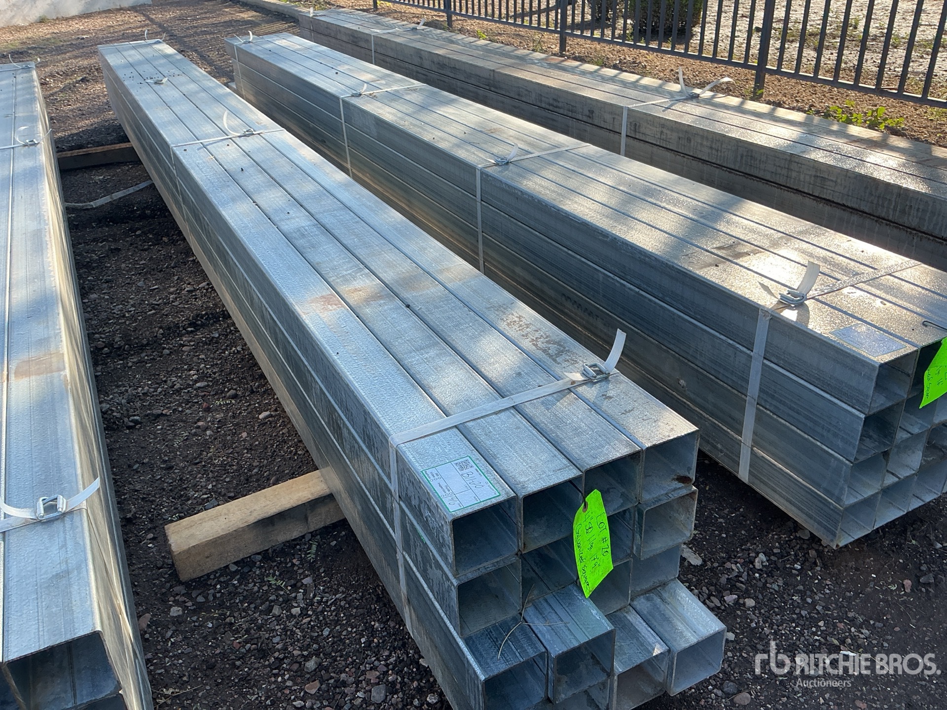 General Appearance with Image, coin avant gauche