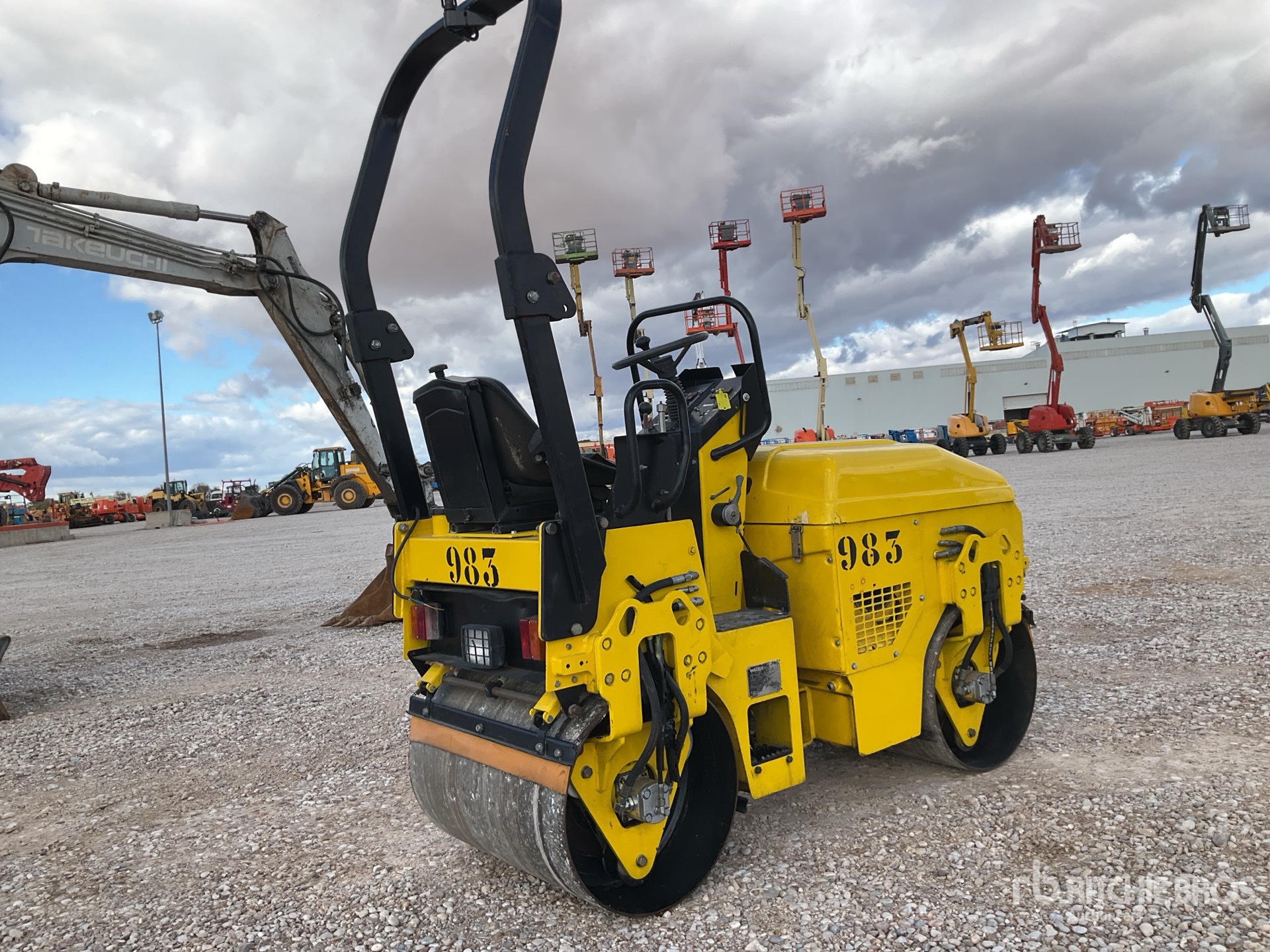 General Appearance with Imagen: esquina trasera derecha