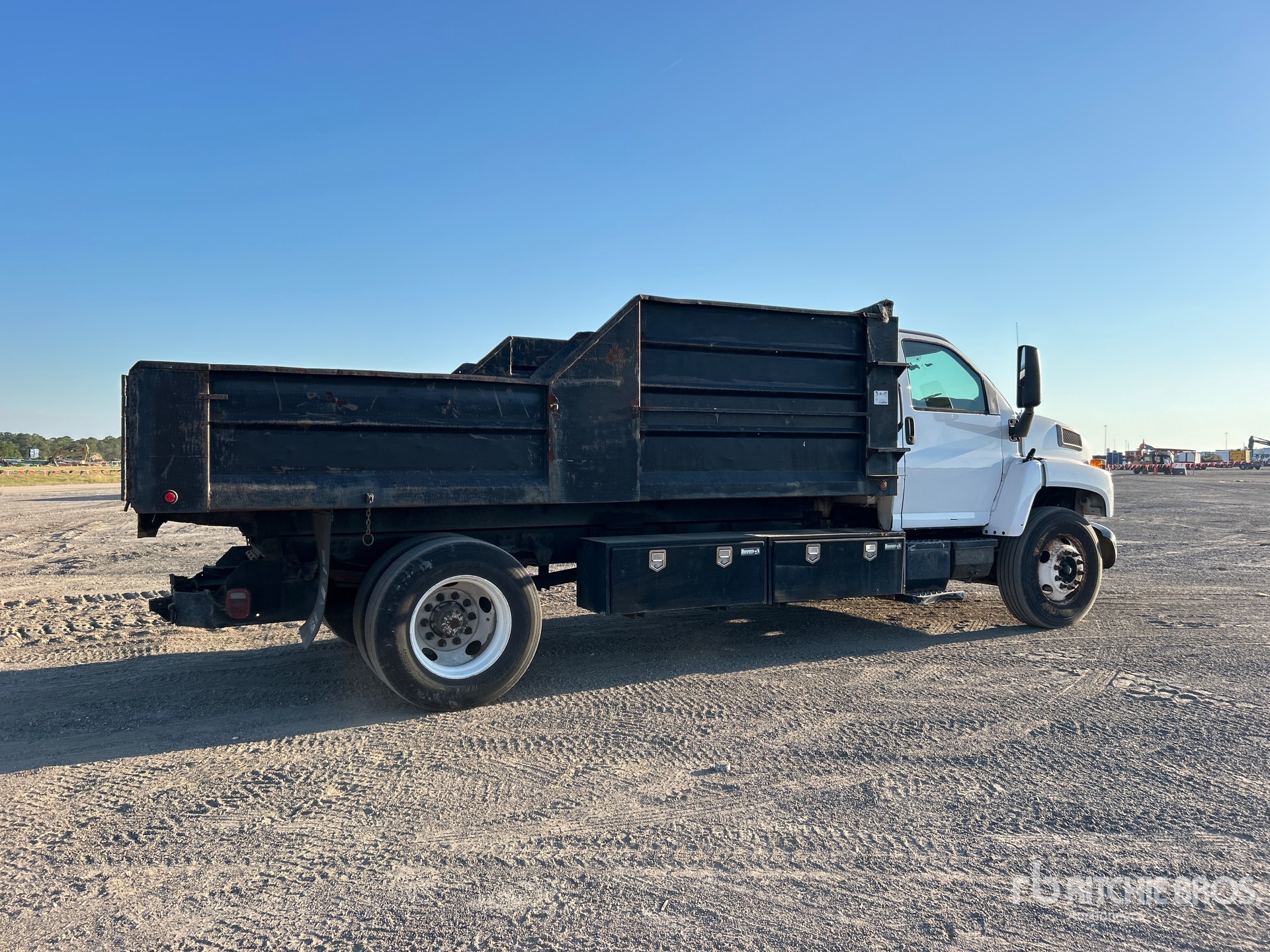 General Appearance with Foto, angolo anteriore sinistro