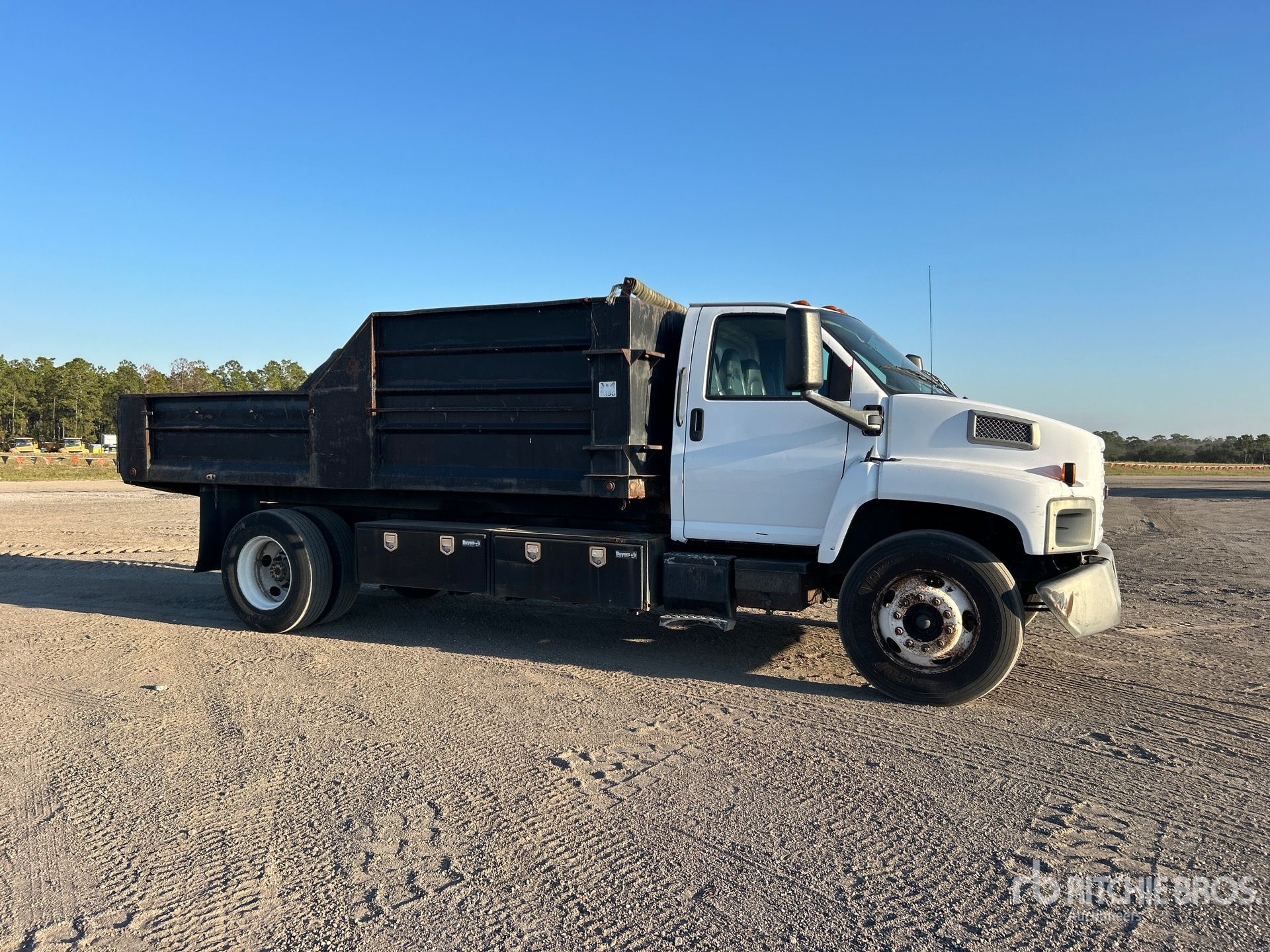 General Appearance with Foto, angolo anteriore destro