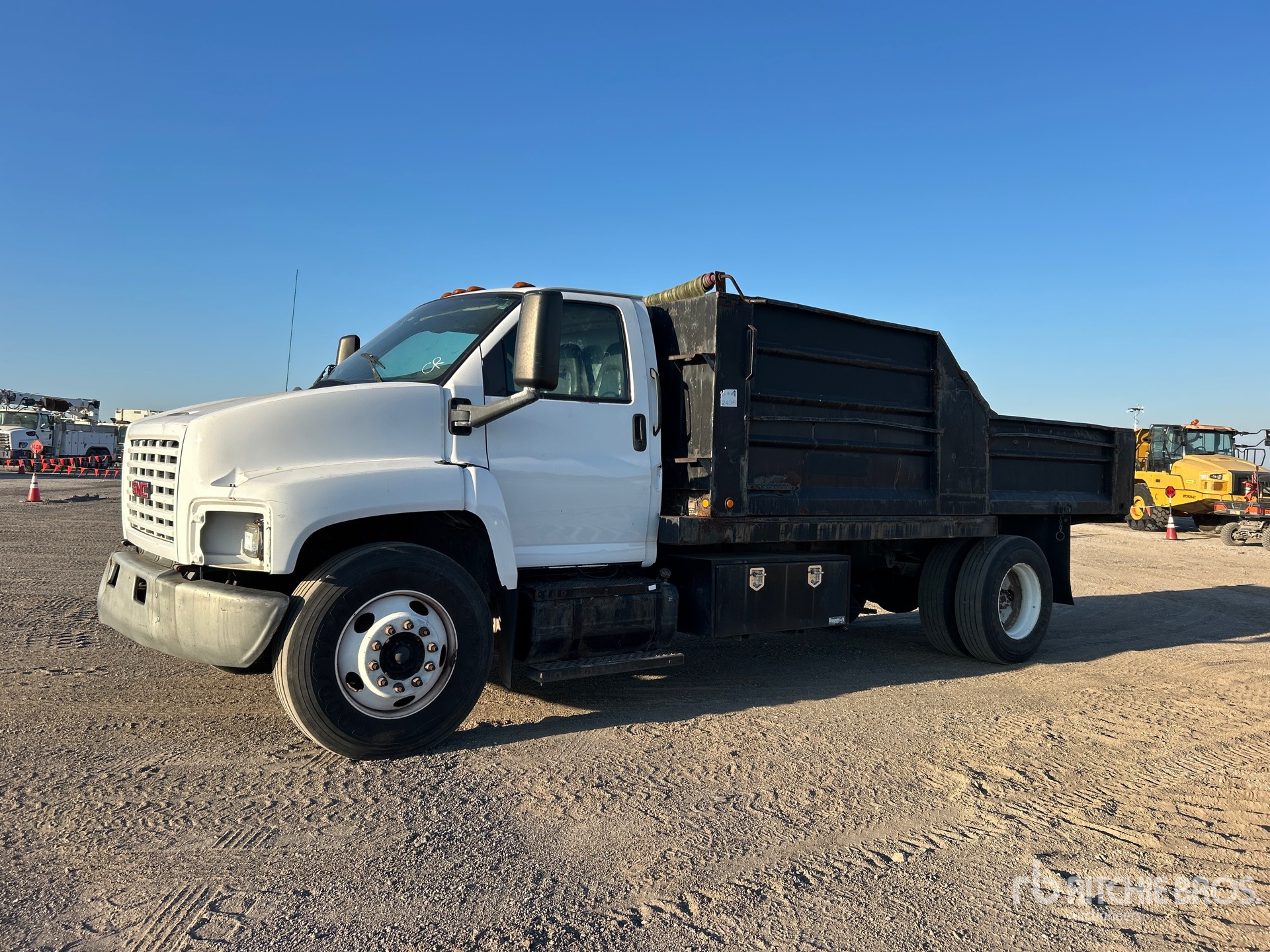 General Appearance with Foto, angolo anteriore sinistro