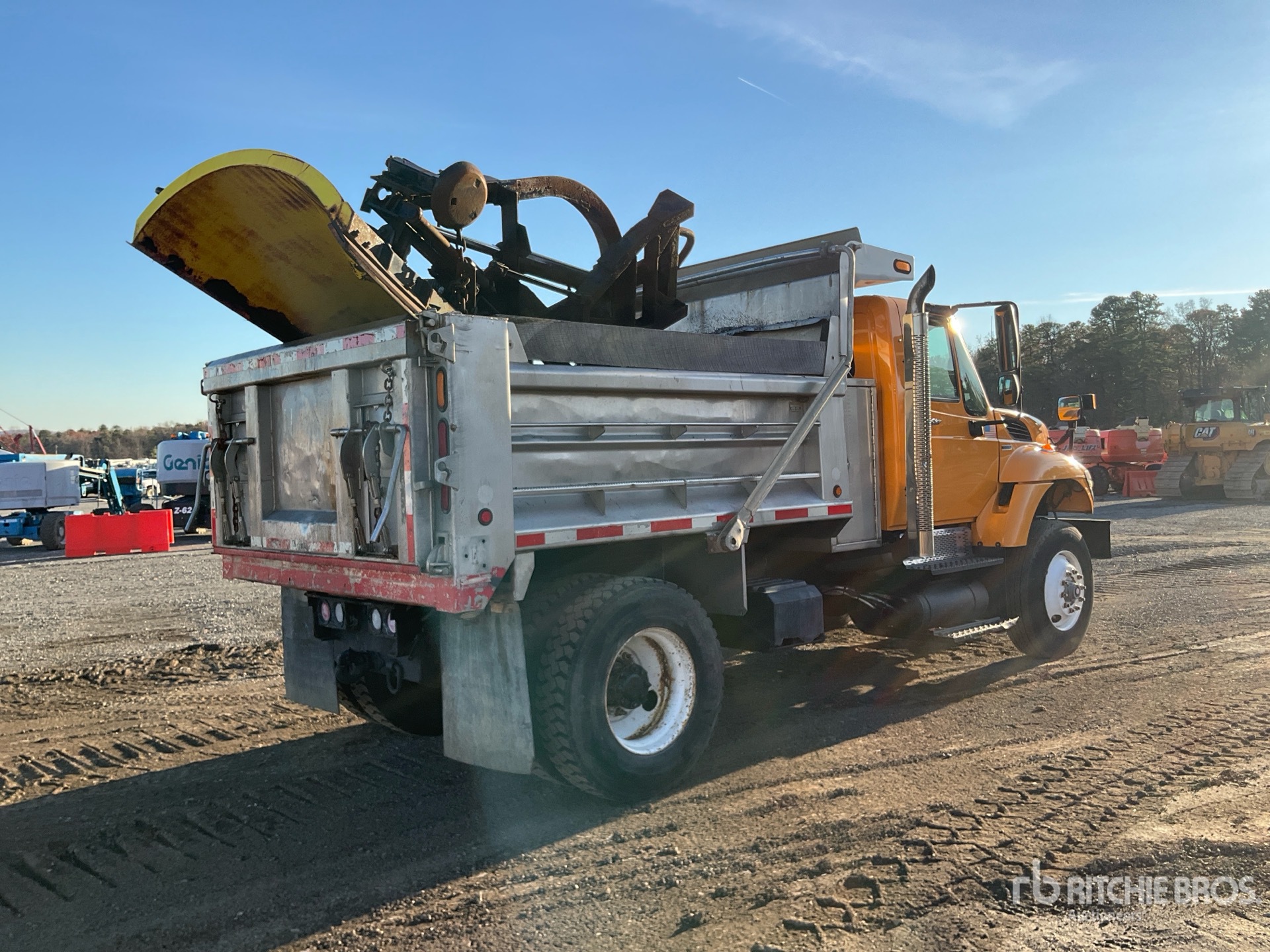 Aspect général with Image, coin arrière droit