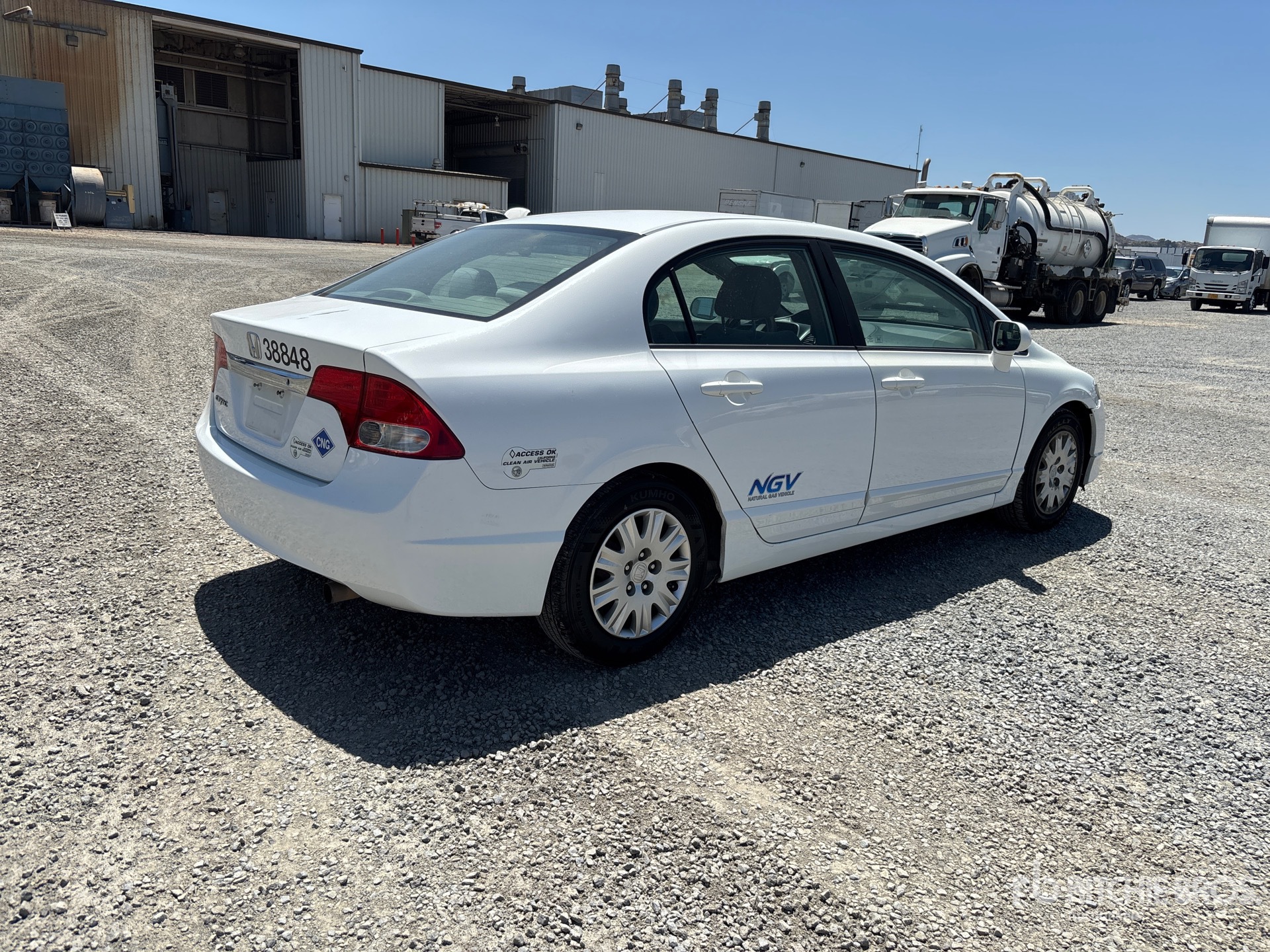 General Appearance with Picture, Right Rear Corner