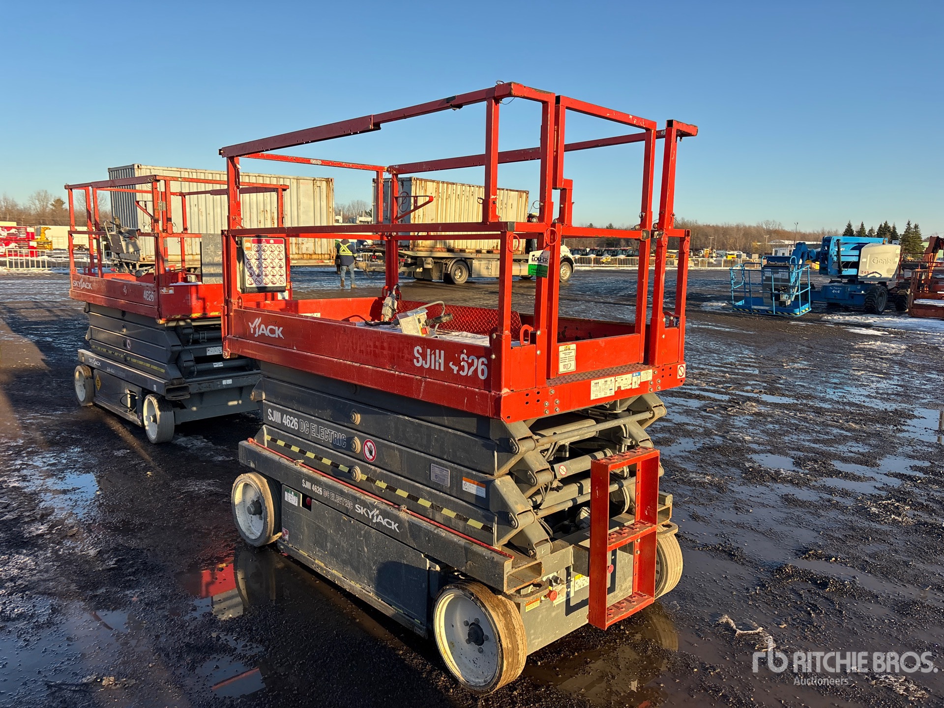 General Appearance with Picture, Right Front Corner