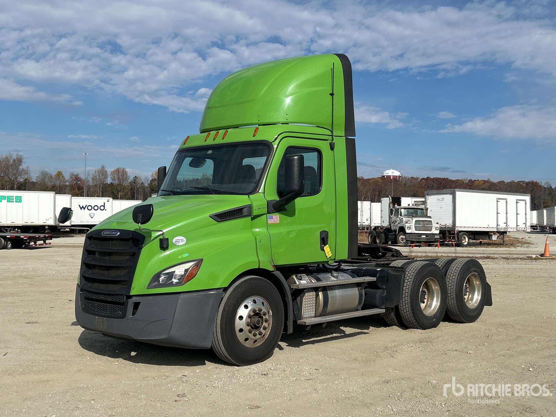 General Appearance with Image, coin avant gauche