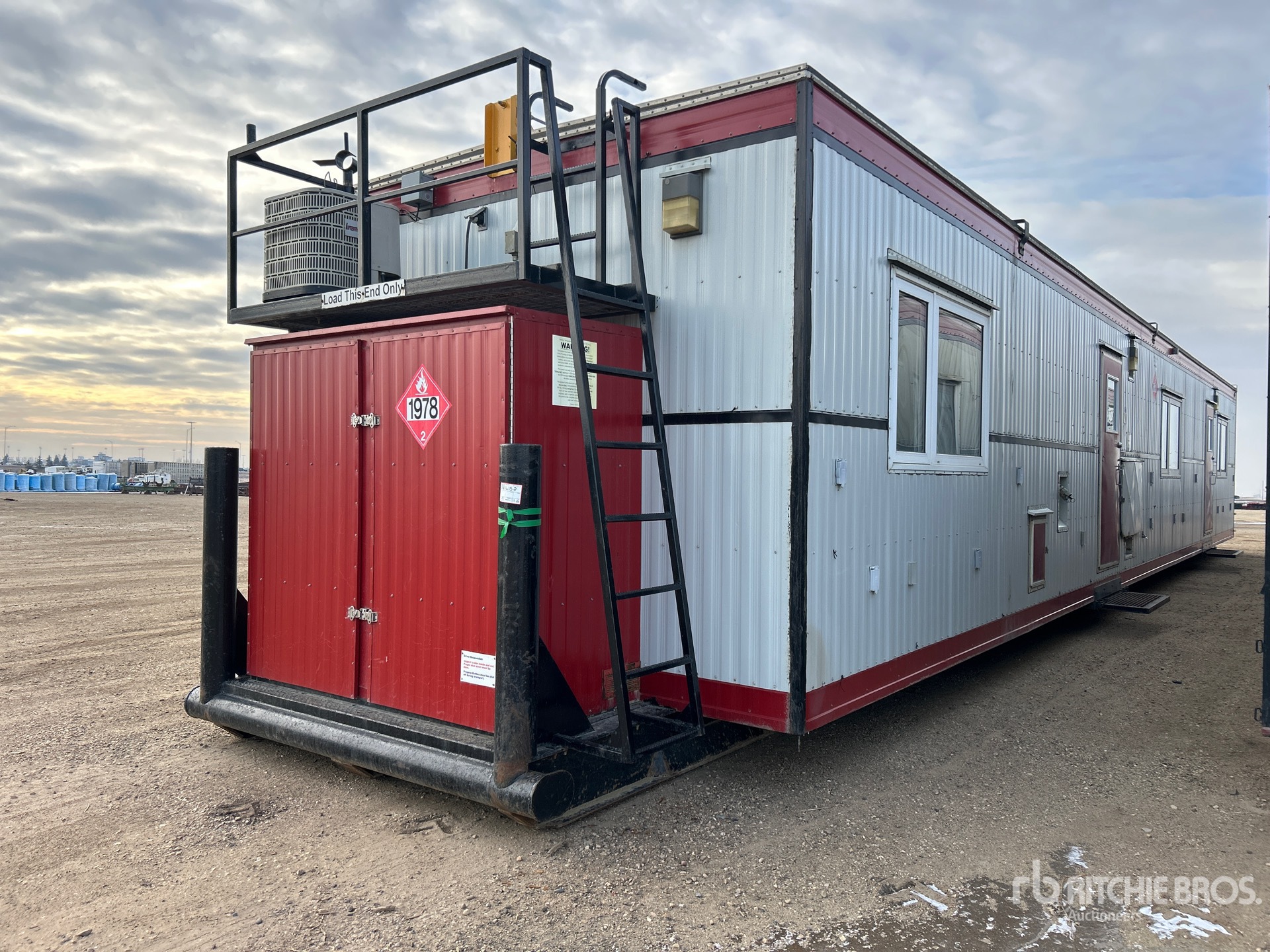 General Appearance with Image, coin avant gauche