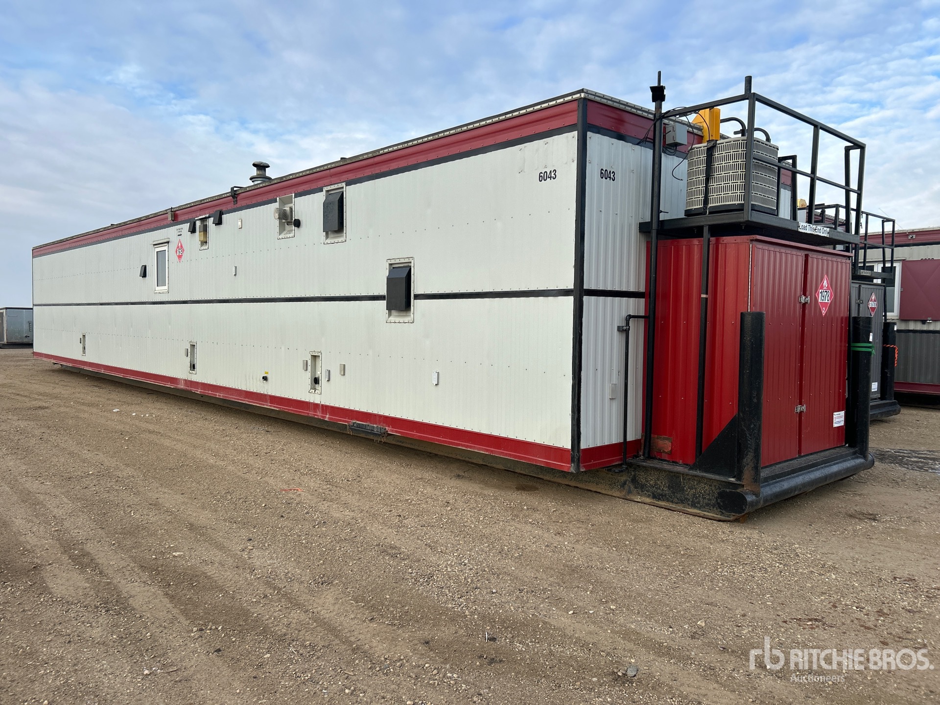 General Appearance with Image, coin avant droit