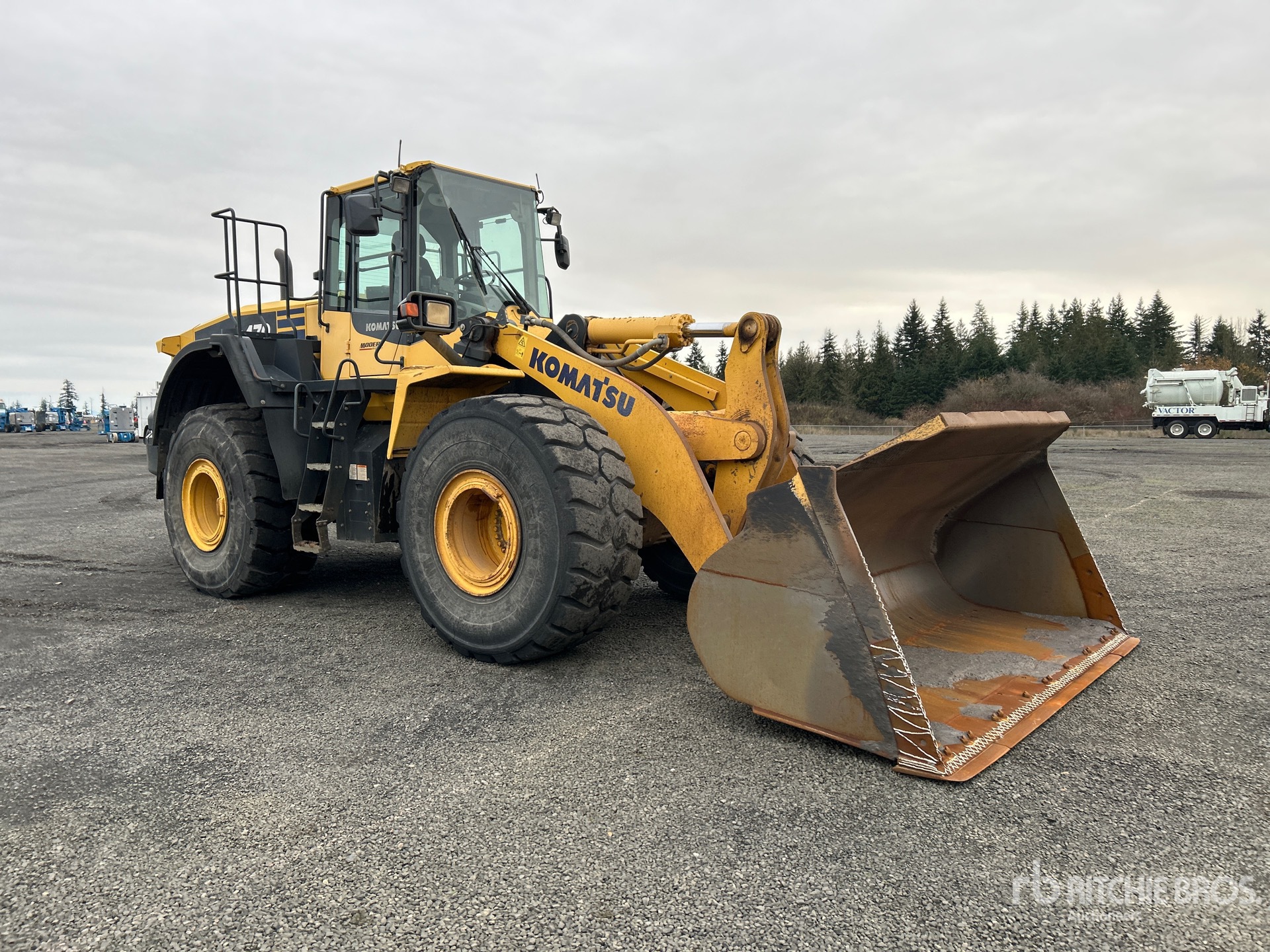 General Appearance with Picture, Right Front Corner