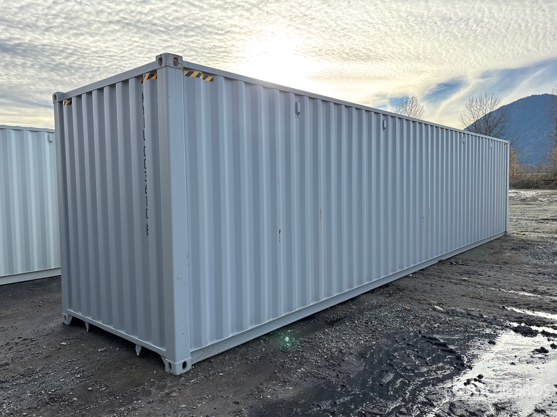 Aspect général with Image, coin arrière droit