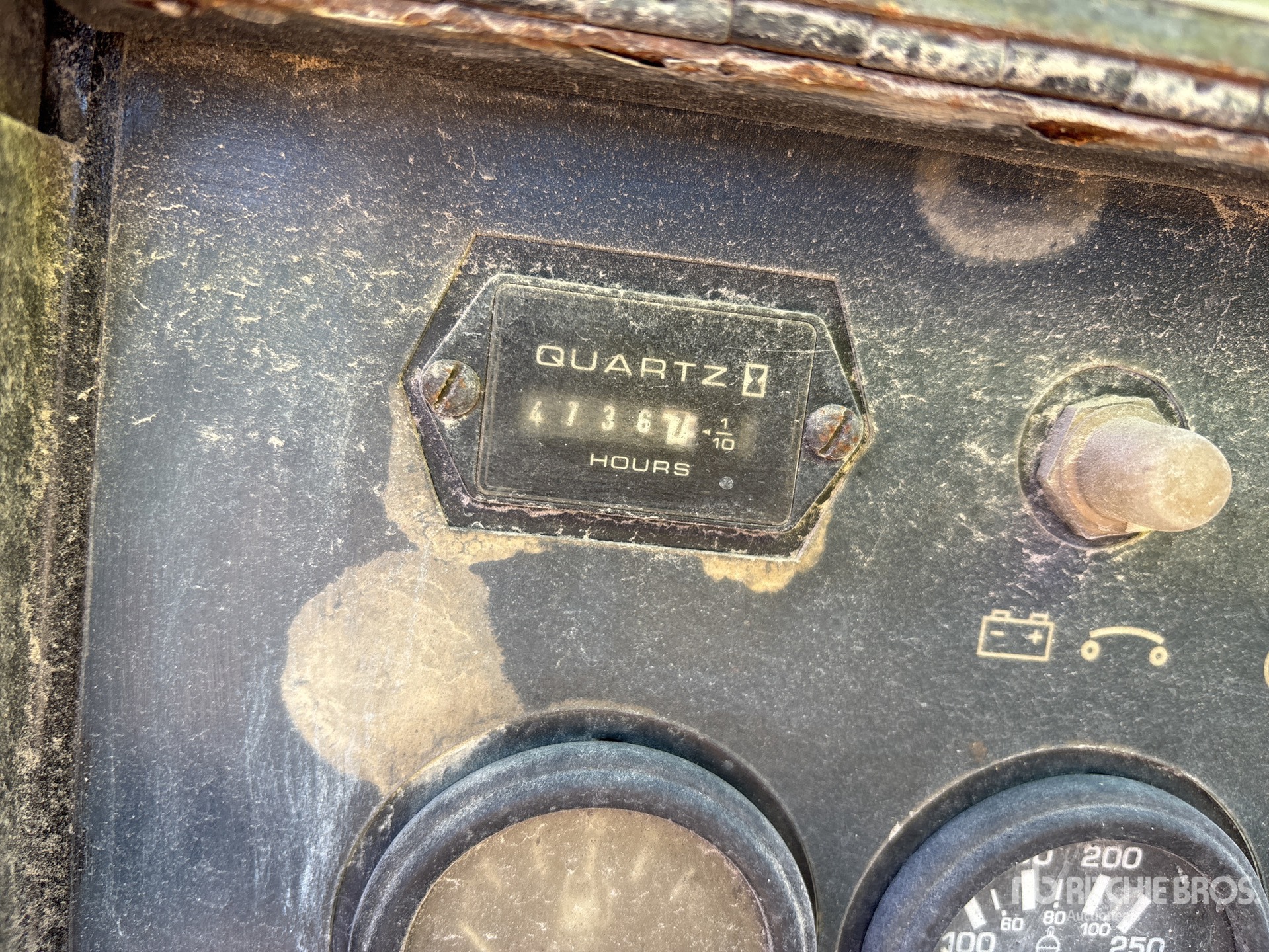 General Appearance with Hour Meter / Odometer