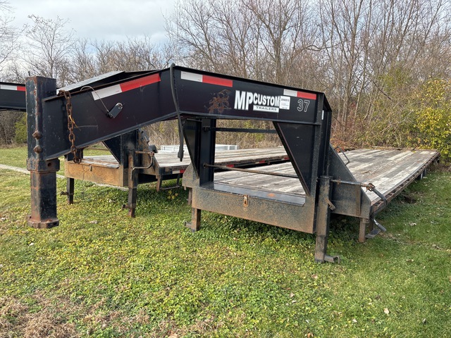 2022 MP Custom 40 ft T/A Gooseneck Flatbed Trailer