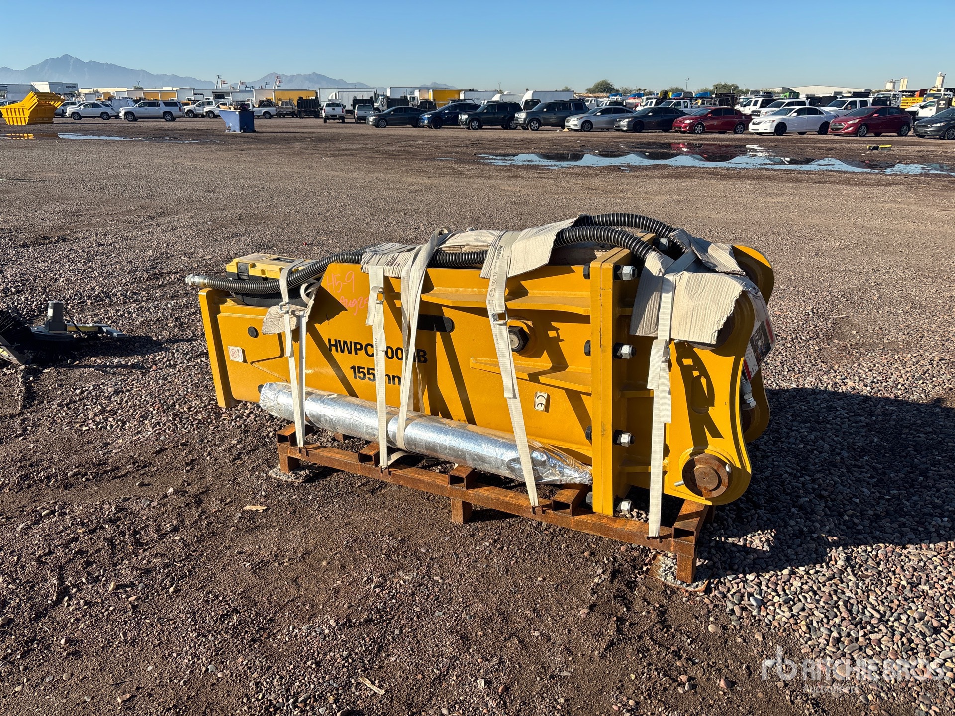 General Appearance with Bild, Ecke vorne links