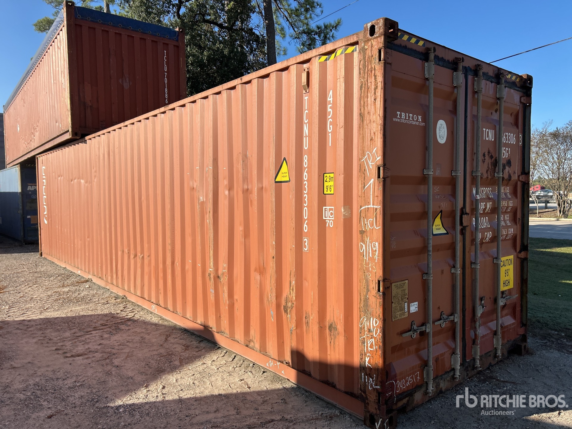 General Appearance with Picture, Right Front Corner