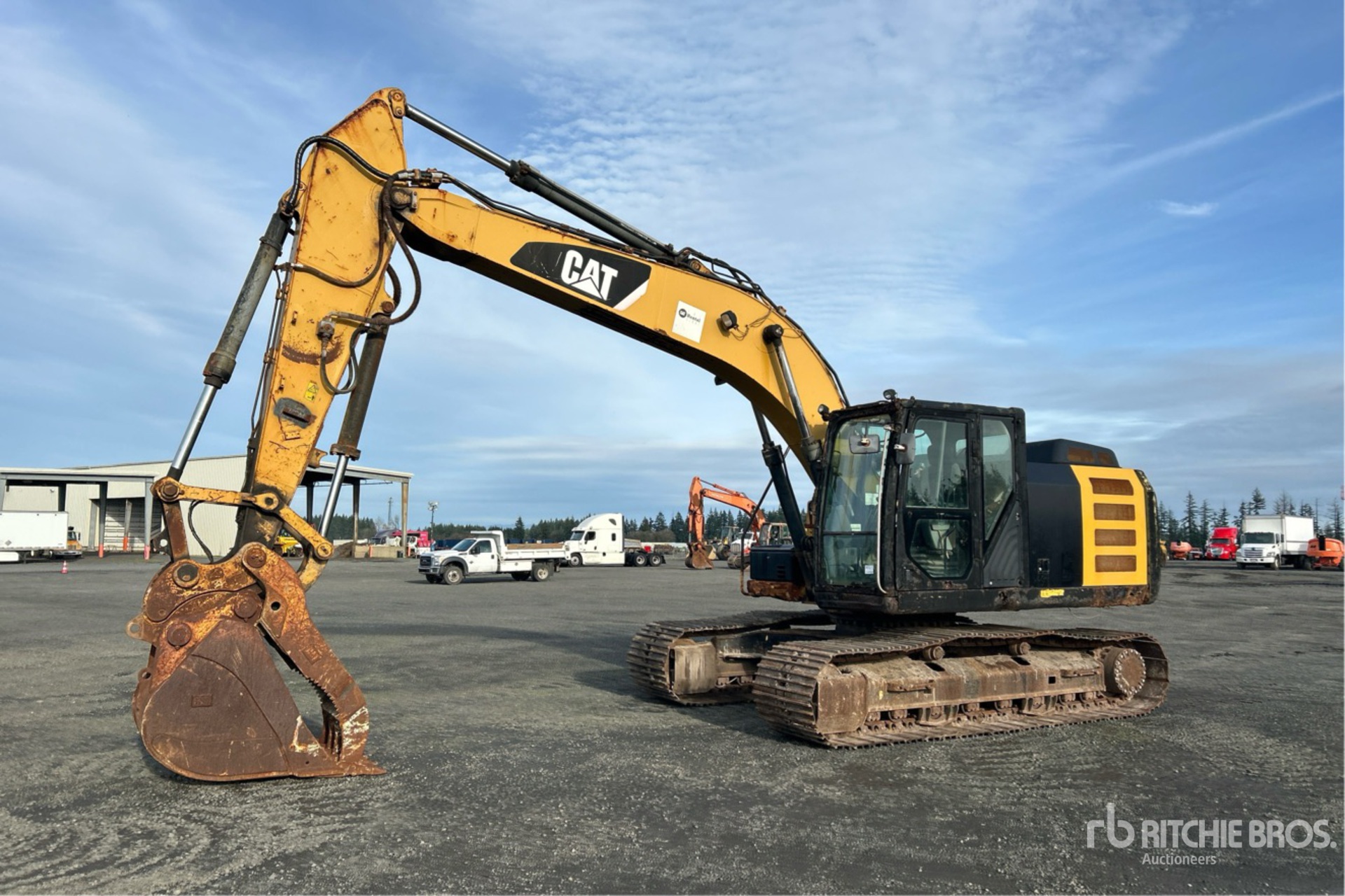 General Appearance with Picture, Left Front Corner