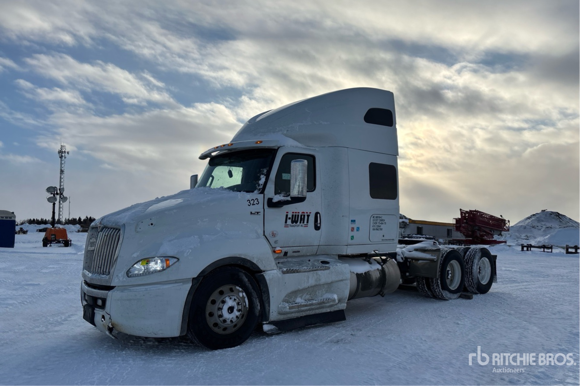 General Appearance with Foto, angolo anteriore sinistro