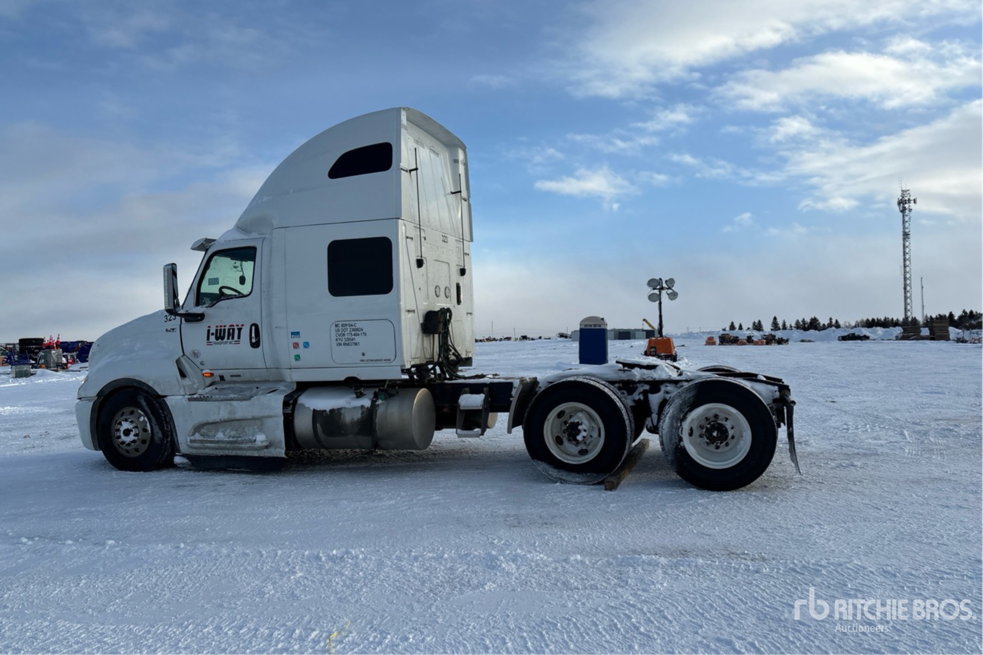 General Appearance with Foto, angolo posteriore sinistro