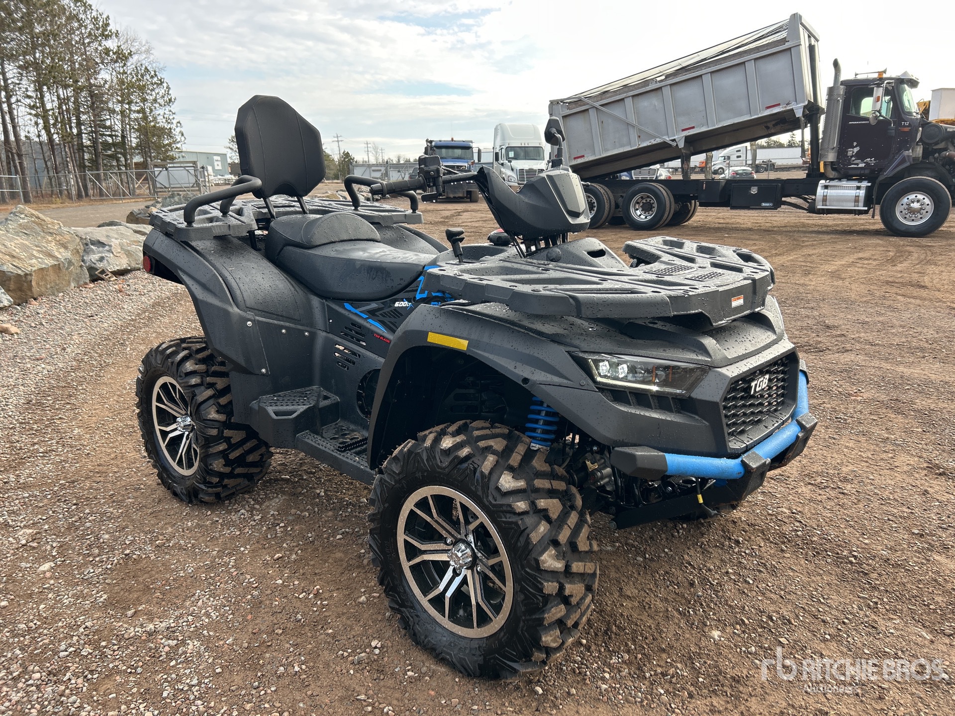 General Appearance with Picture, Right Front Corner