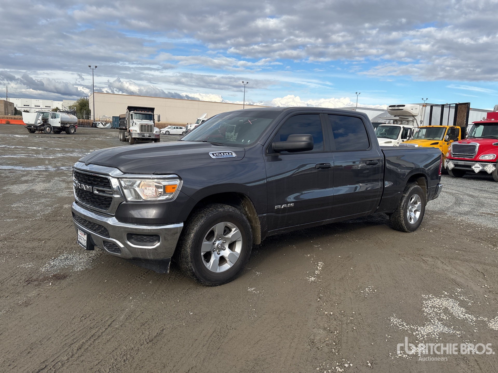 General Appearance with Bild, Ecke vorne links