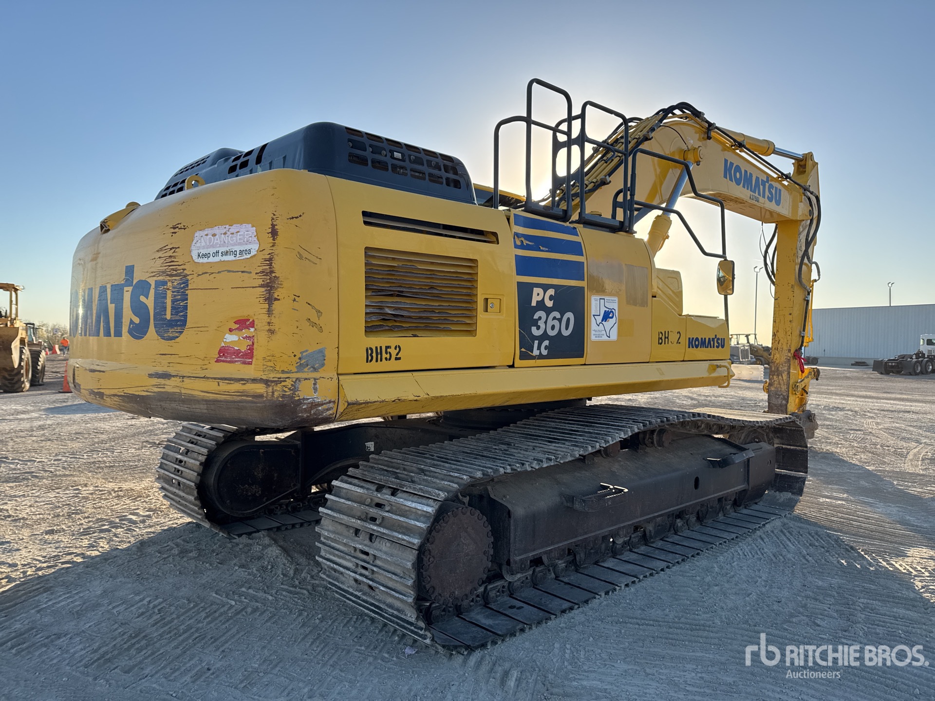 General Appearance with Foto, angolo anteriore sinistro