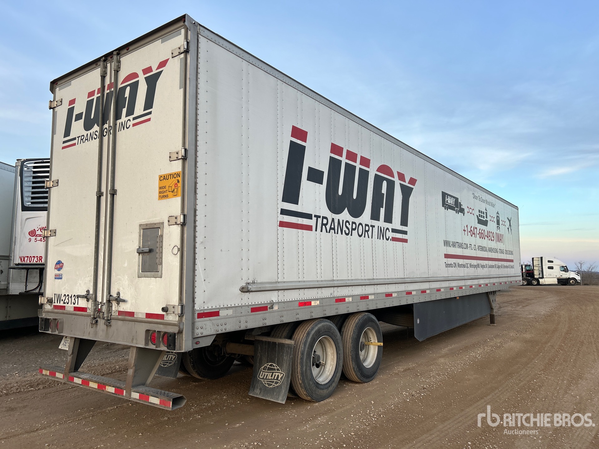 Aspect général with Image, coin arrière droit