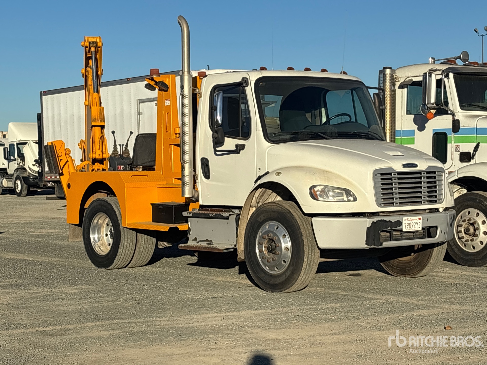 Aspect général with Image, coin avant droit