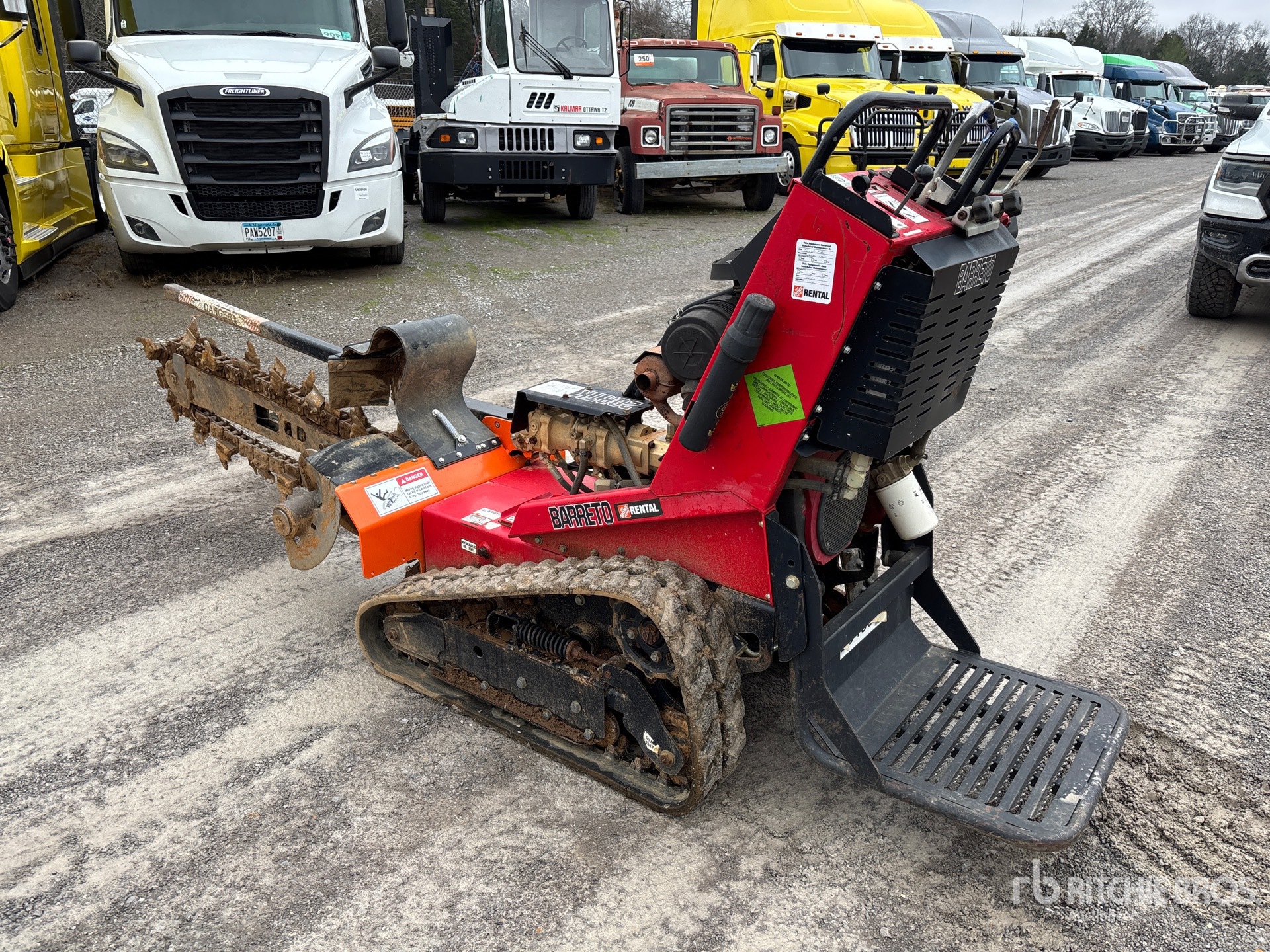 General Appearance with Foto, angolo posteriore sinistro