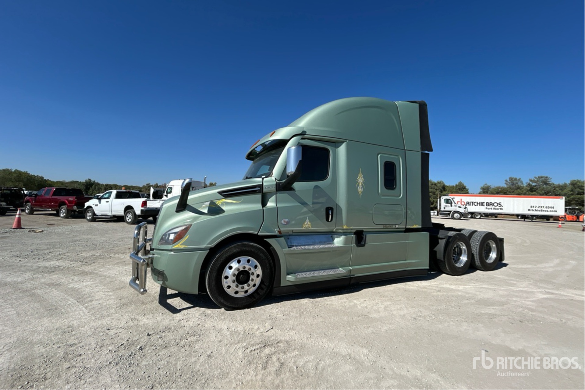 General Appearance with Picture, Left Front Corner