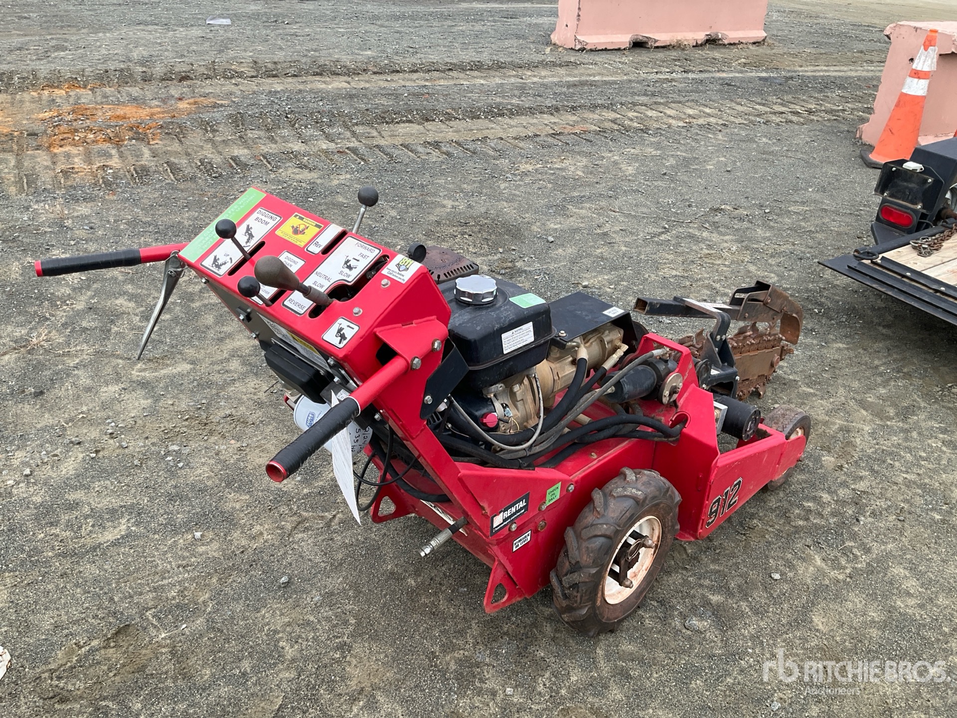 General Appearance with Foto, angolo anteriore sinistro