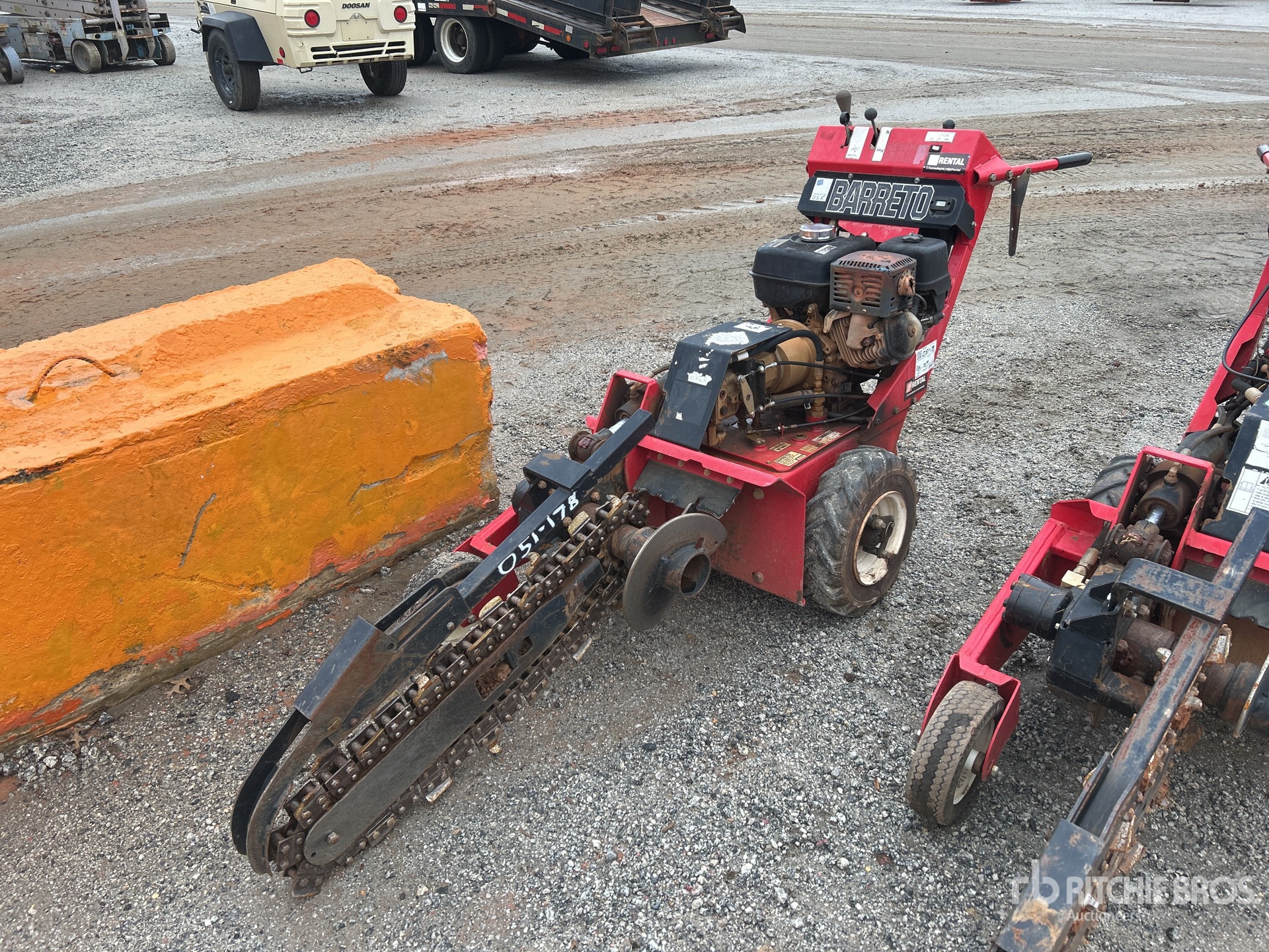 General Appearance with Bild, Ecke vorne links