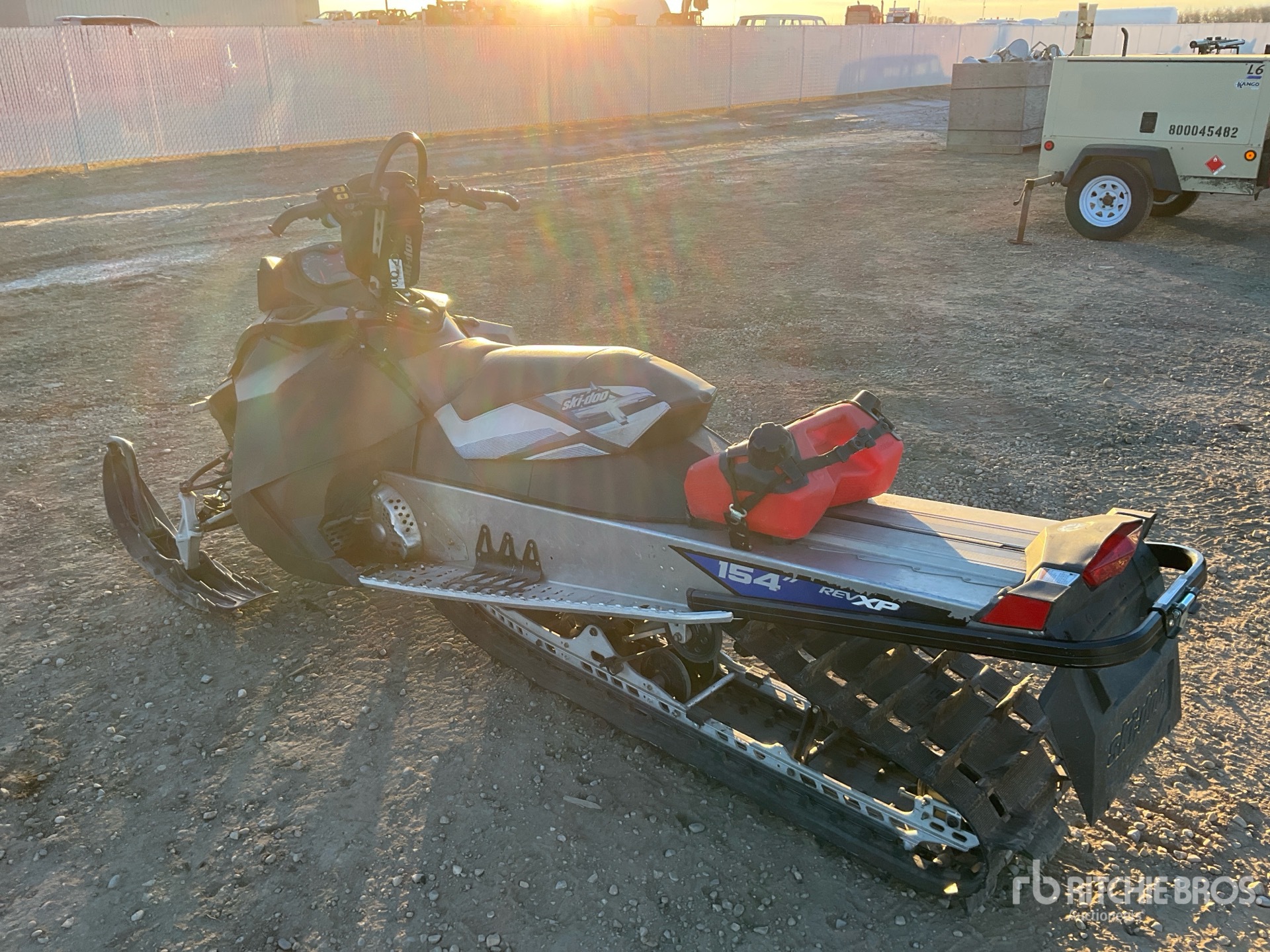 General Appearance with Imagen: esquina trasera izquierda