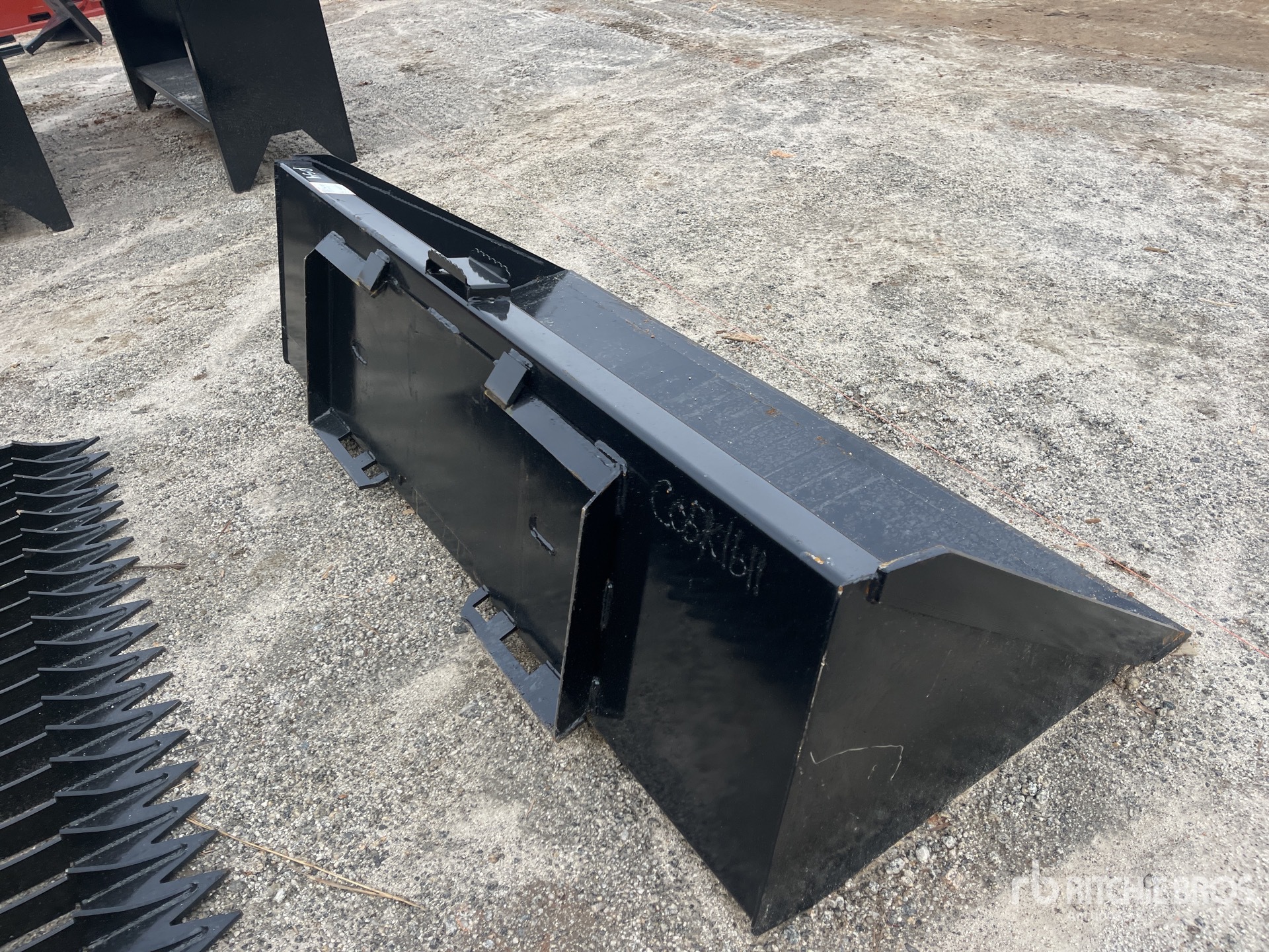 Aspect général with Image, coin arrière droit