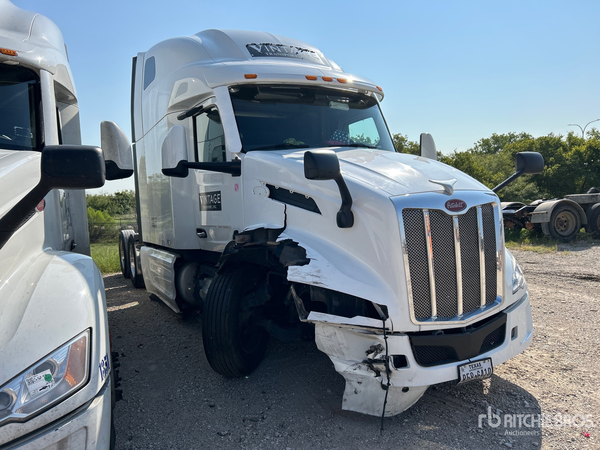 General Appearance with Picture, Right Front Corner