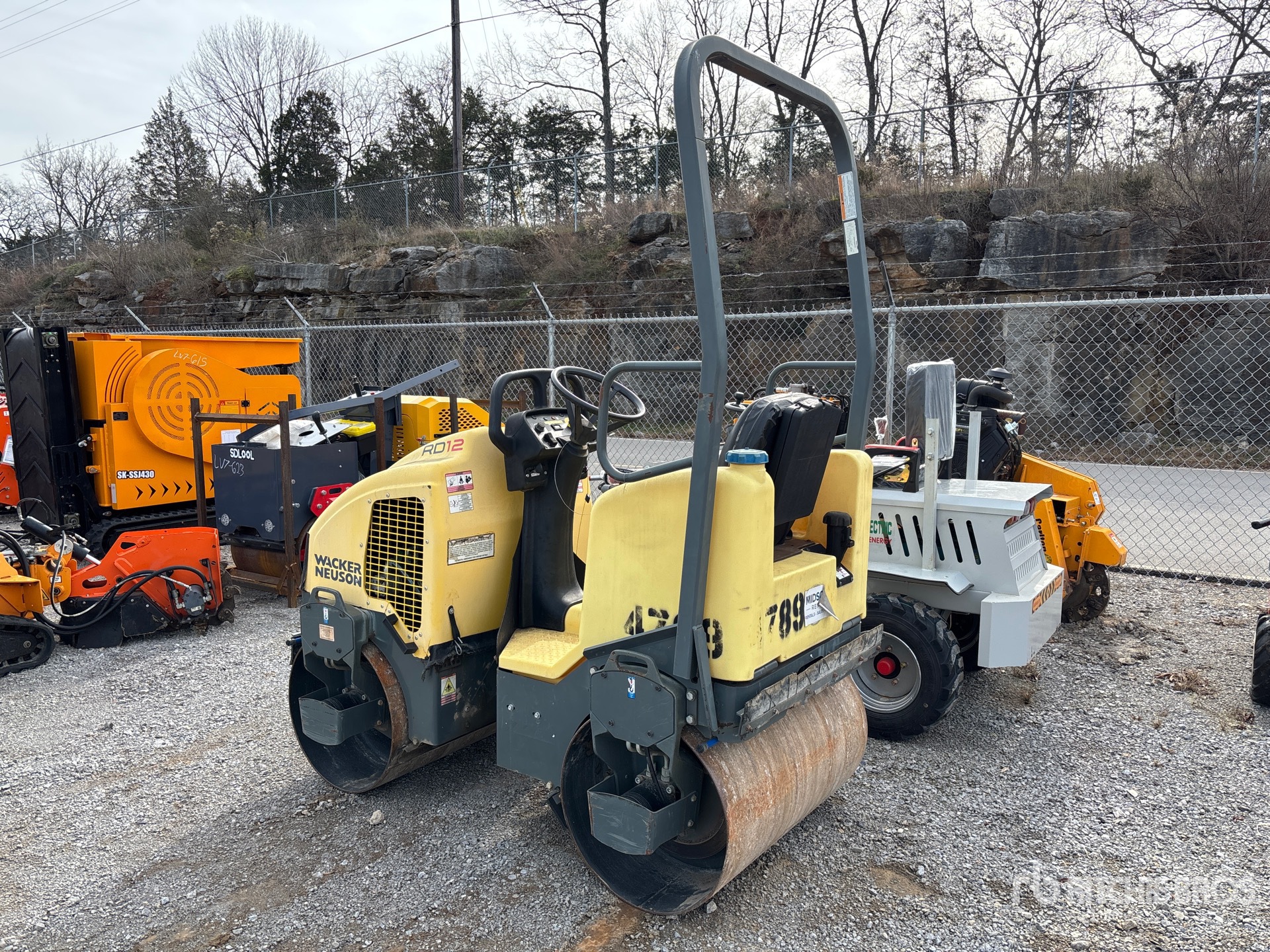 General Appearance with Bild, Ecke hinten links