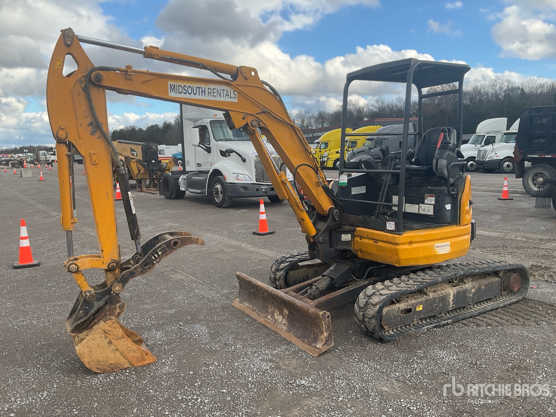 General Appearance with Picture, Left Front Corner